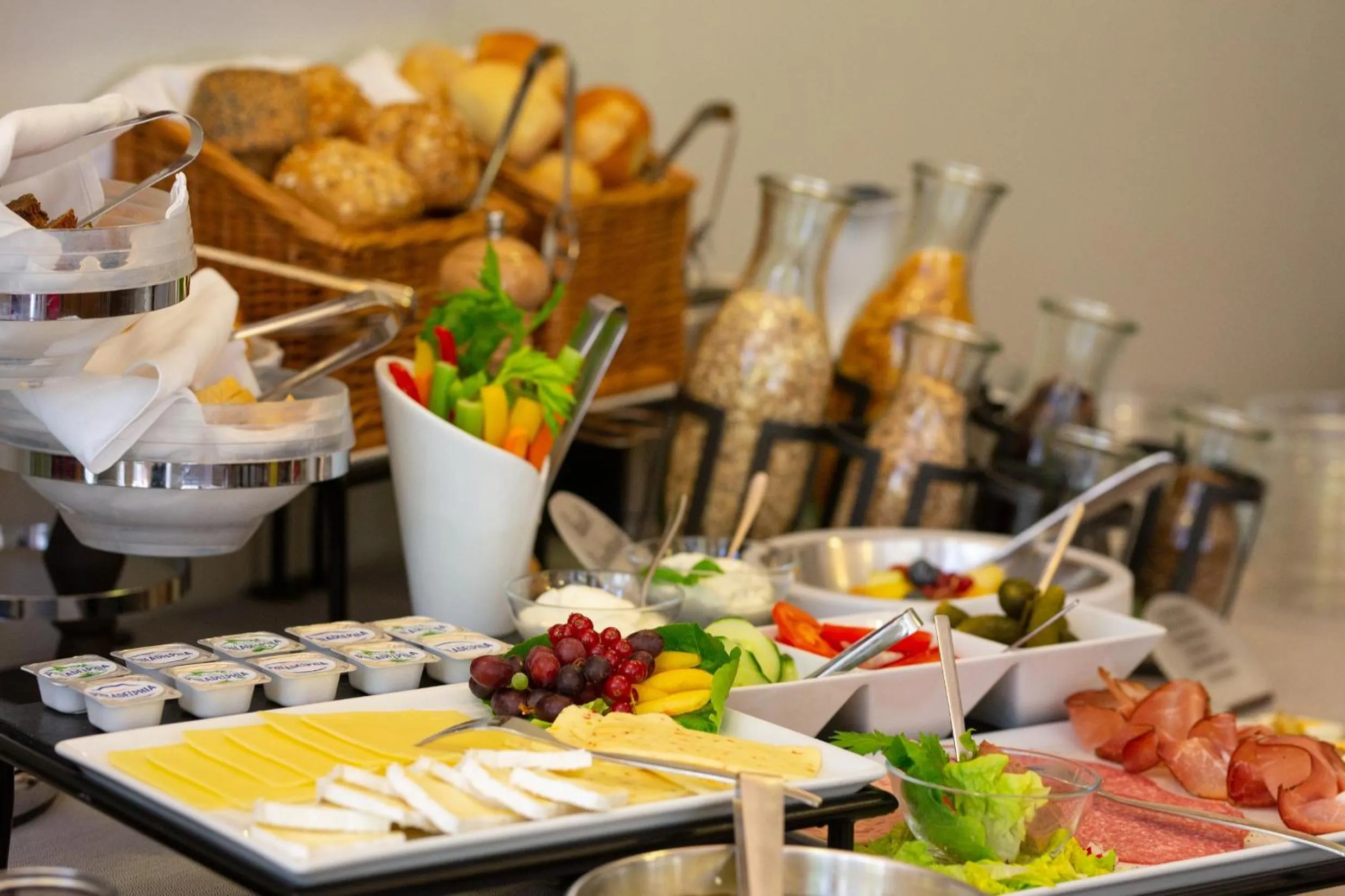 Breakfast in Stadthaushotel Hamburg - Inklusionshotel