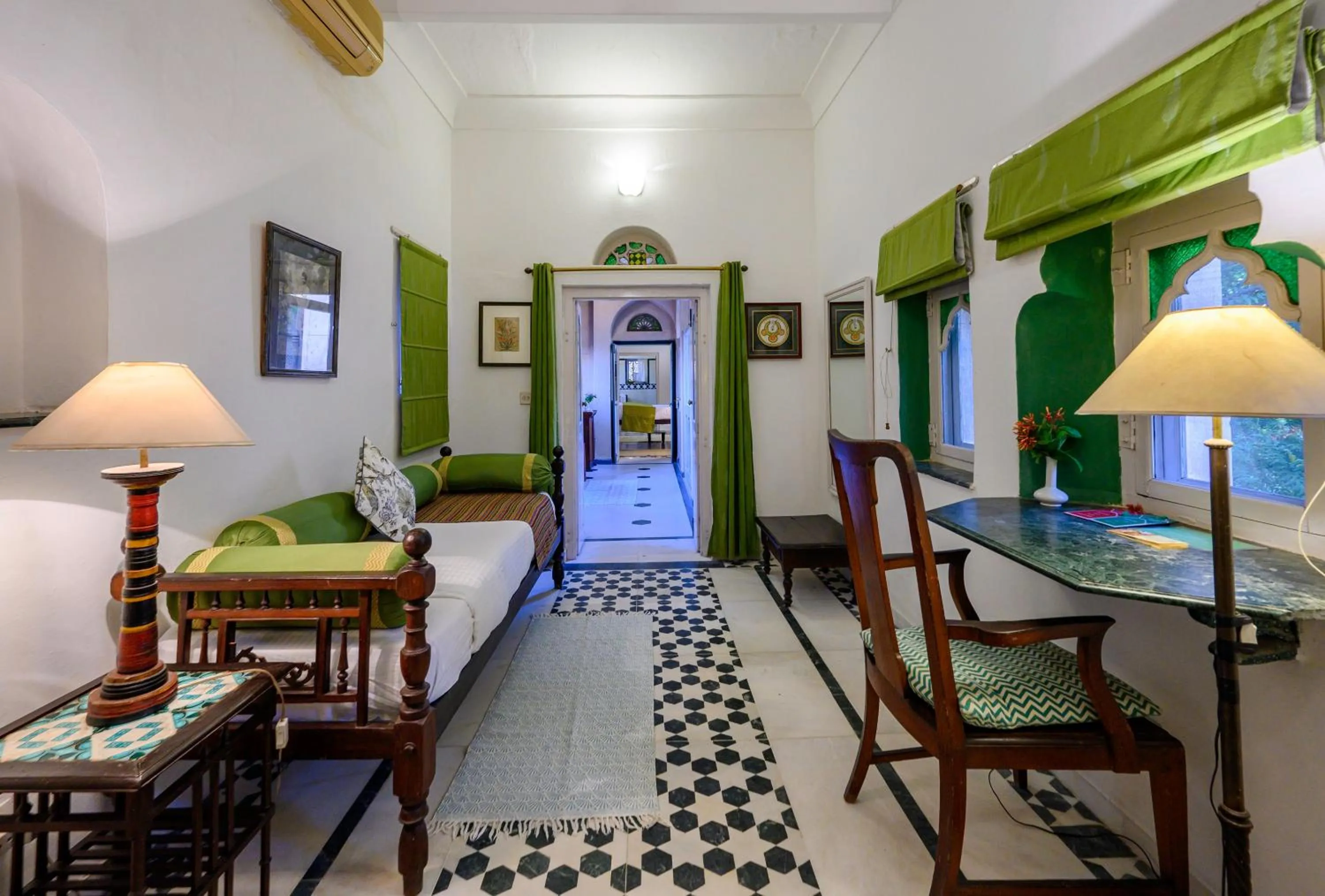 Bed in Neemrana Fort-Palace