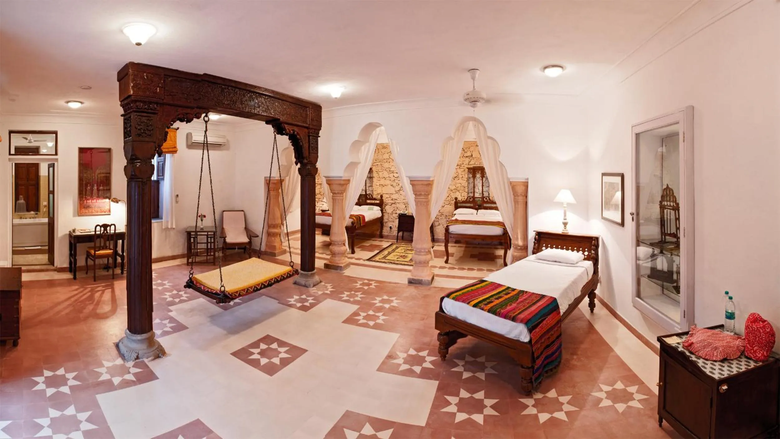 Bed in Neemrana Fort-Palace