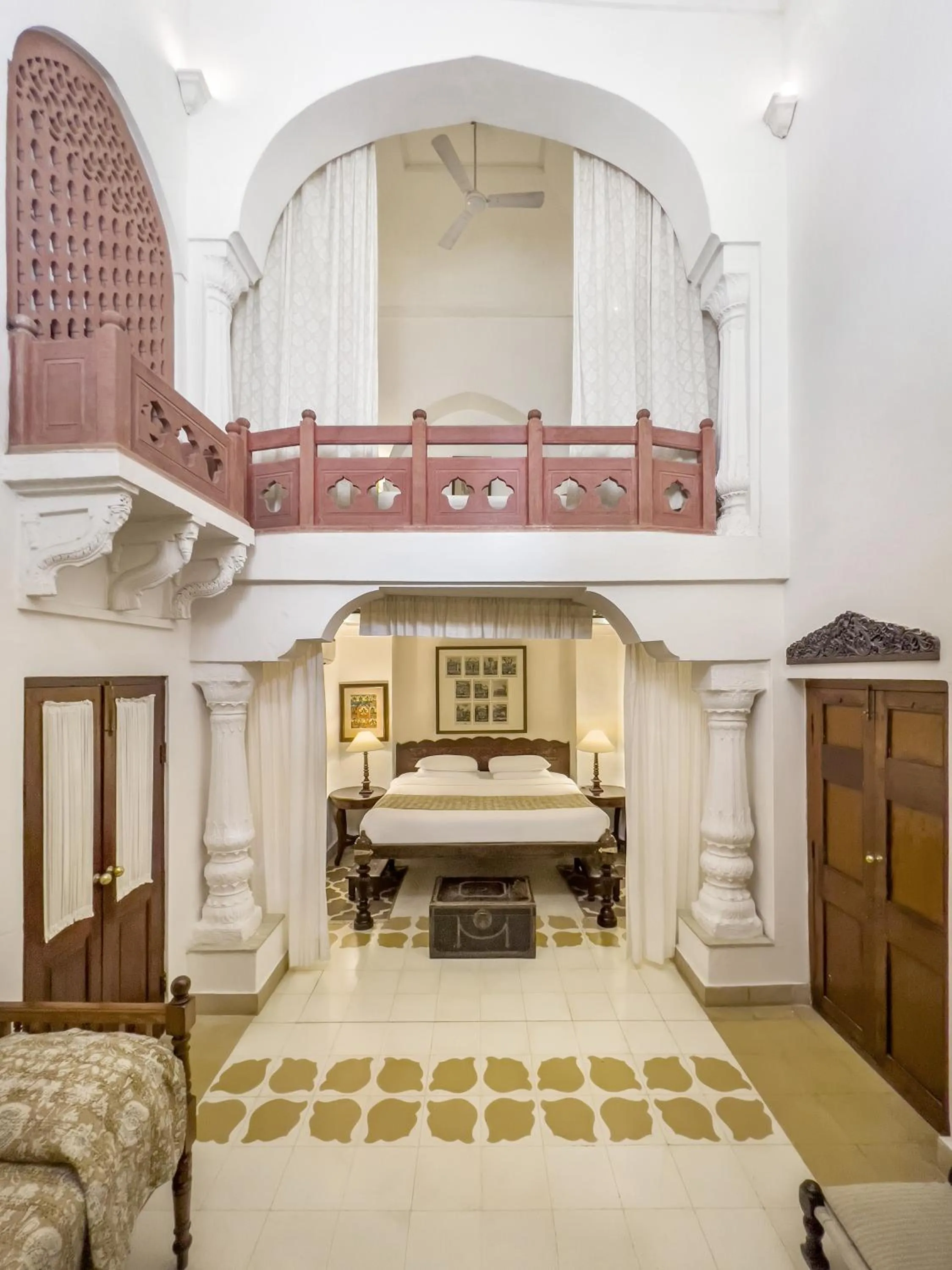 Bed in Neemrana Fort-Palace
