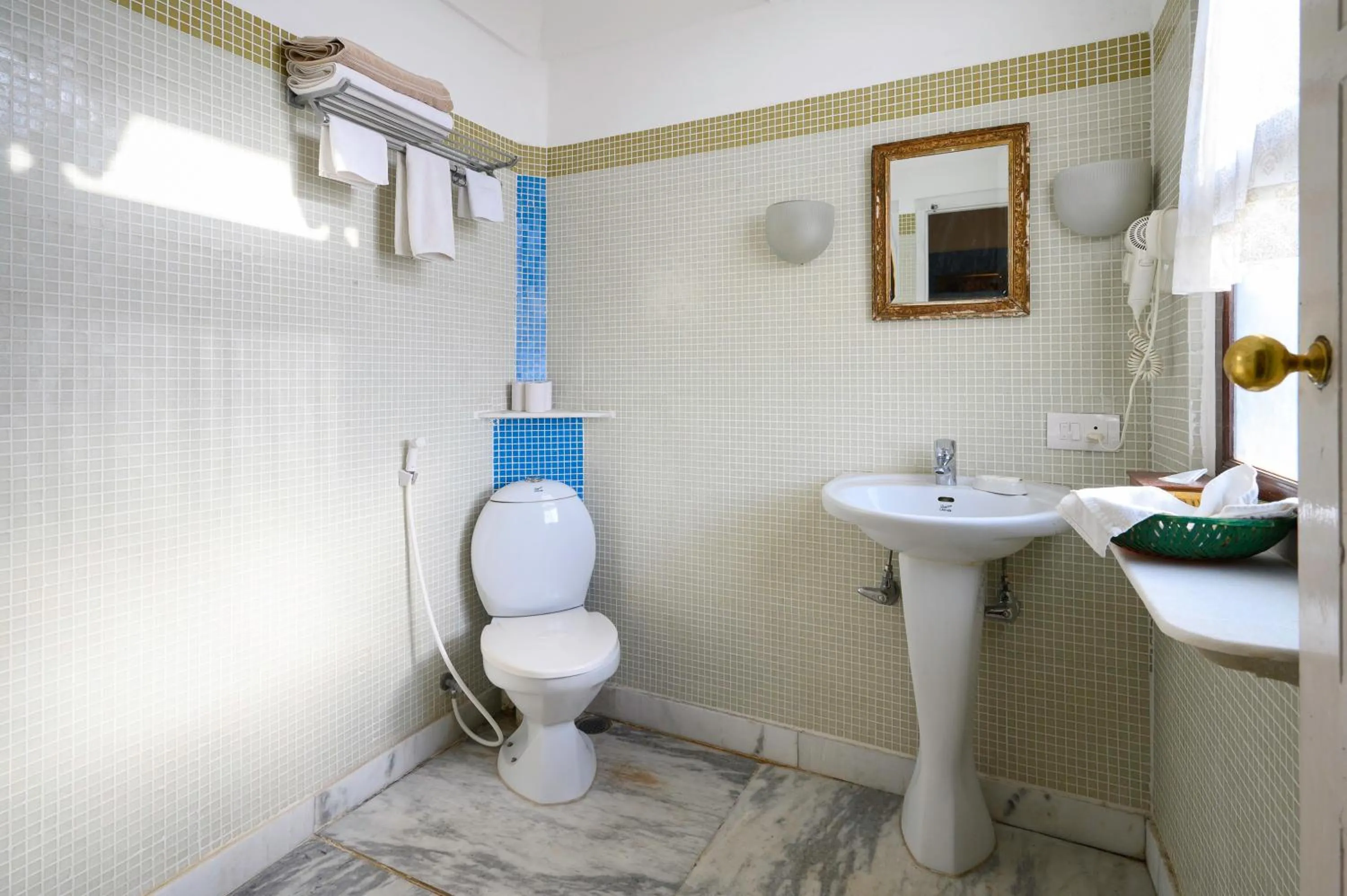 Shower in Neemrana Fort-Palace