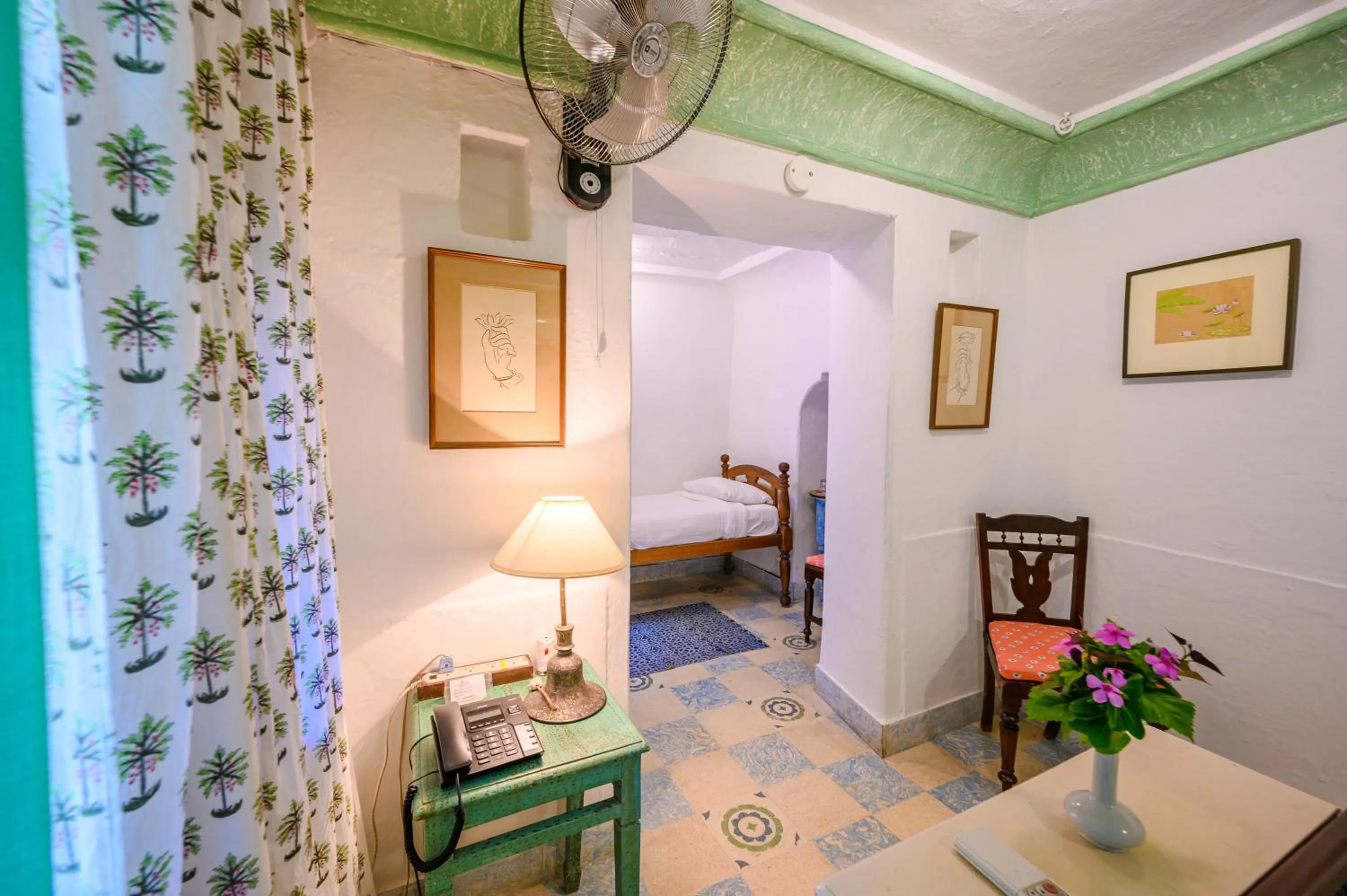 Bed in Neemrana Fort-Palace