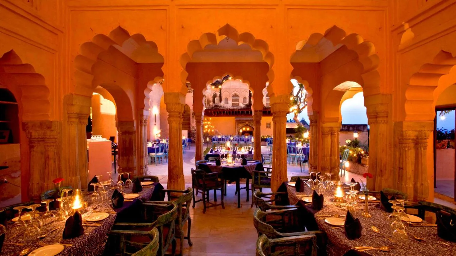 Restaurant/places to eat in Neemrana Fort-Palace