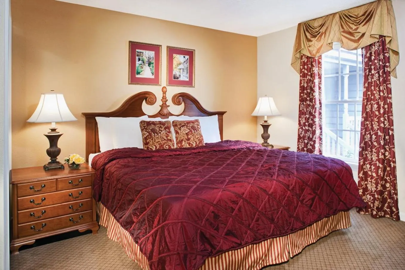 Bed in Club Wyndham Kingsgate