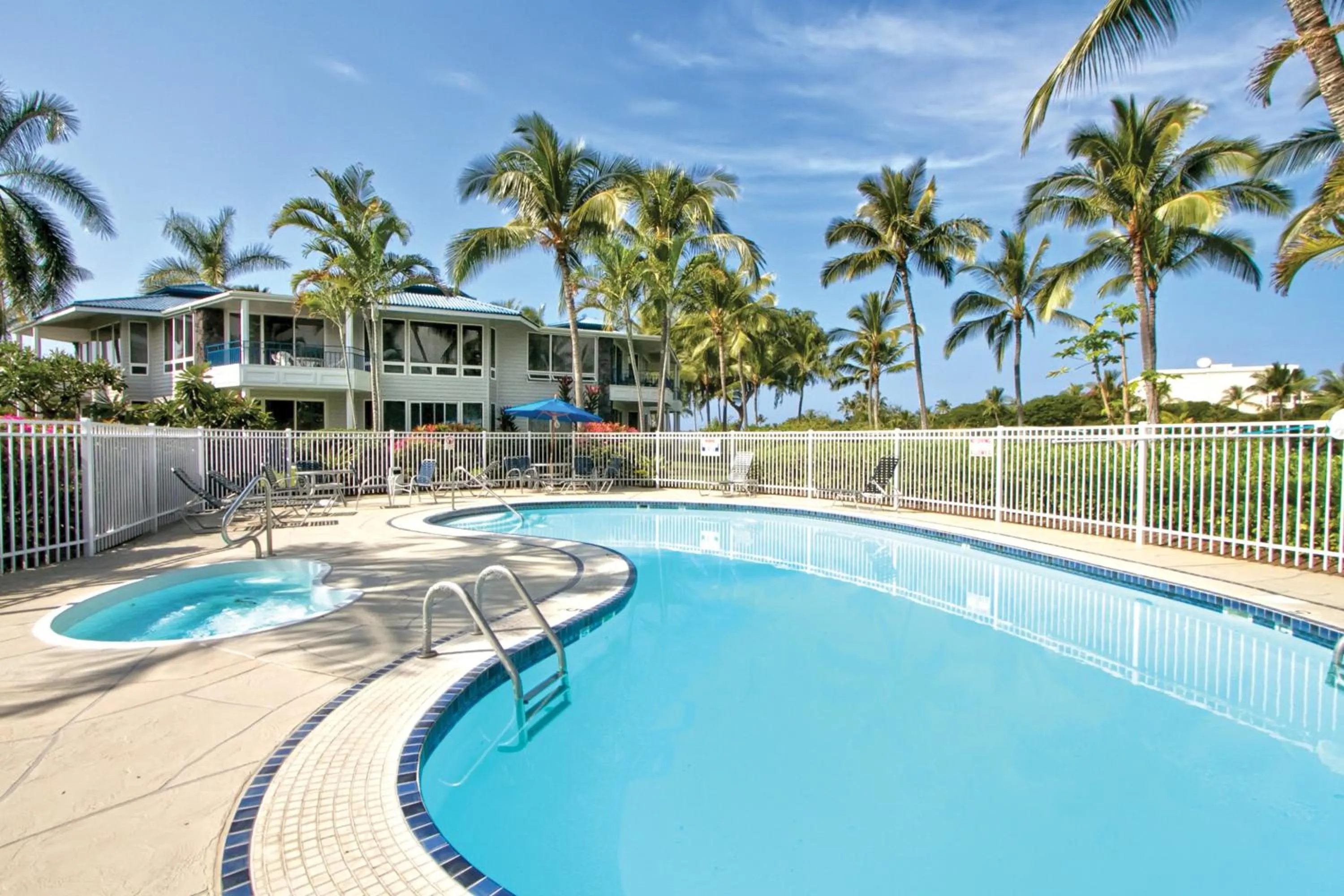 Swimming pool in Wyndham Mauna Loa Village