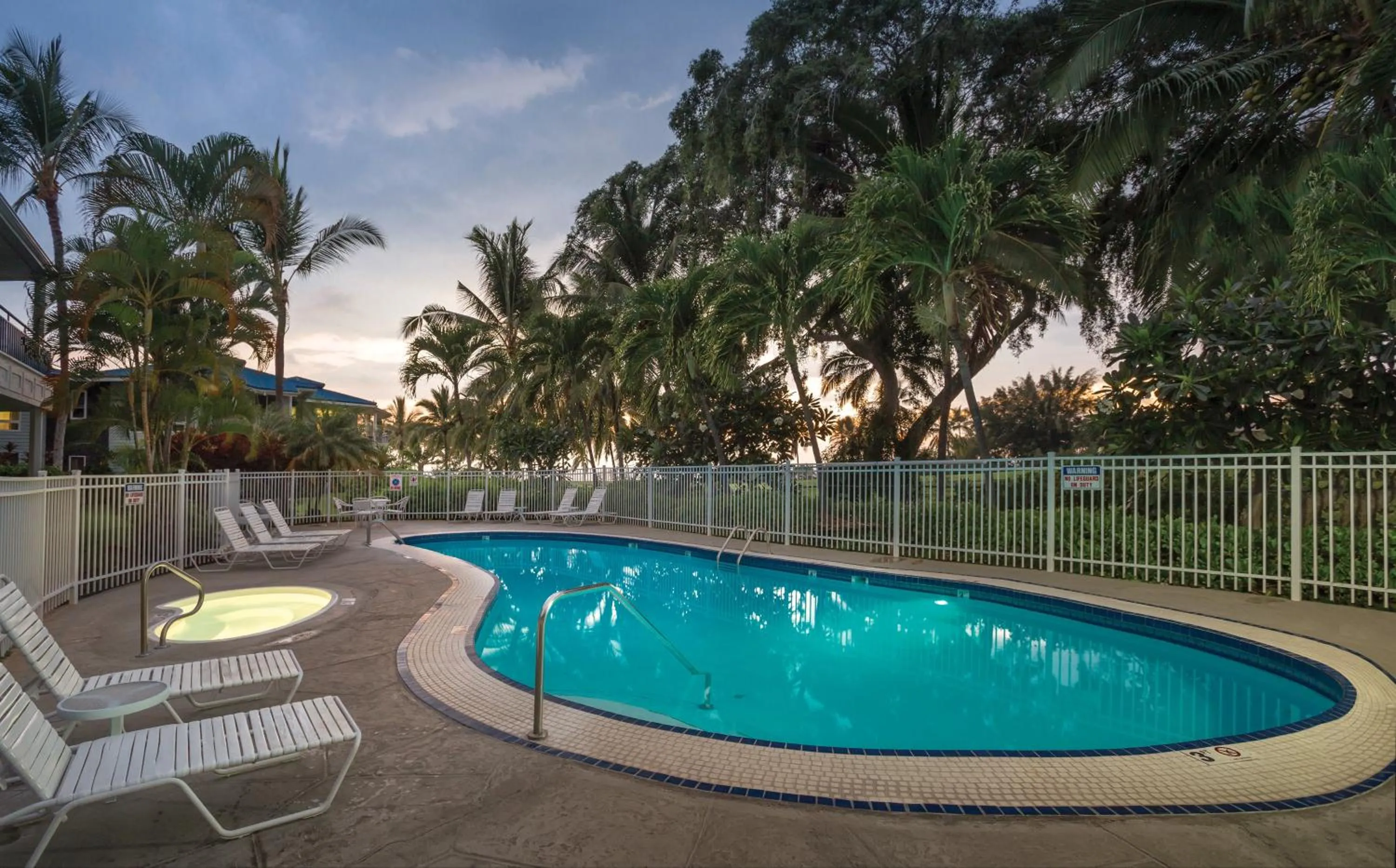 Swimming pool in Wyndham Mauna Loa Village