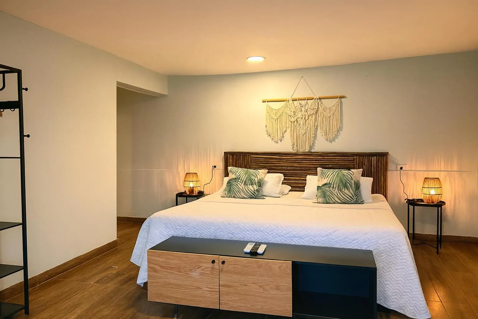 Bed in Fragata Island House