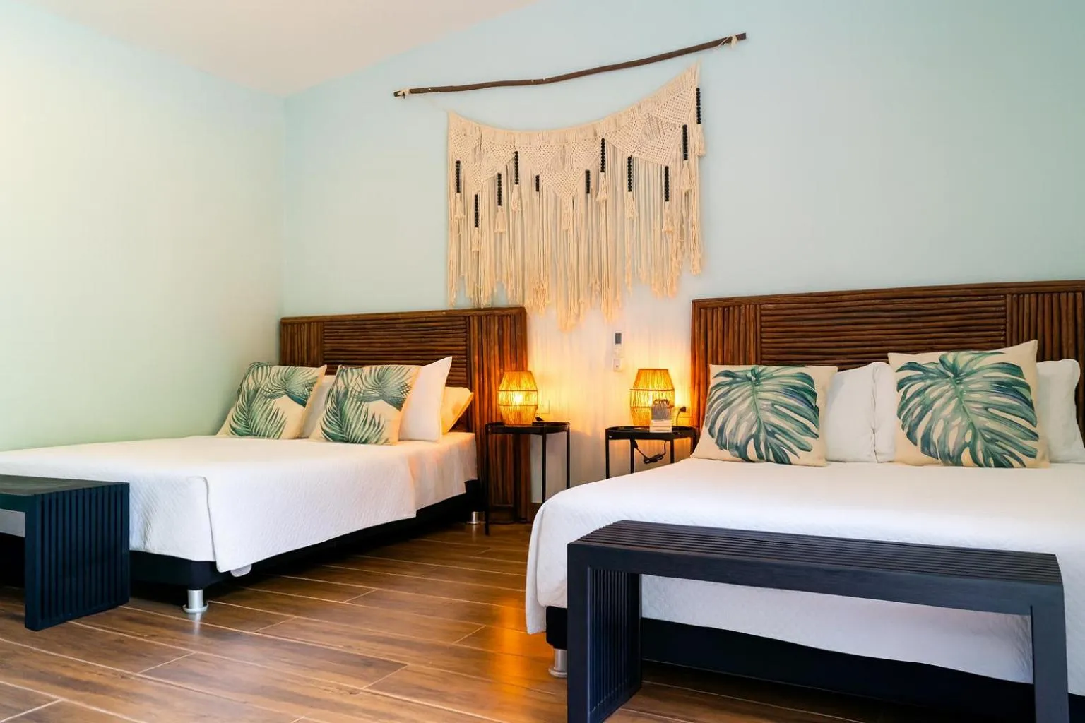 Deluxe Quadruple Room in Fragata Island House