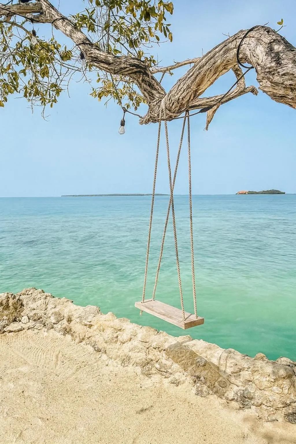 Beach in Fragata Island House
