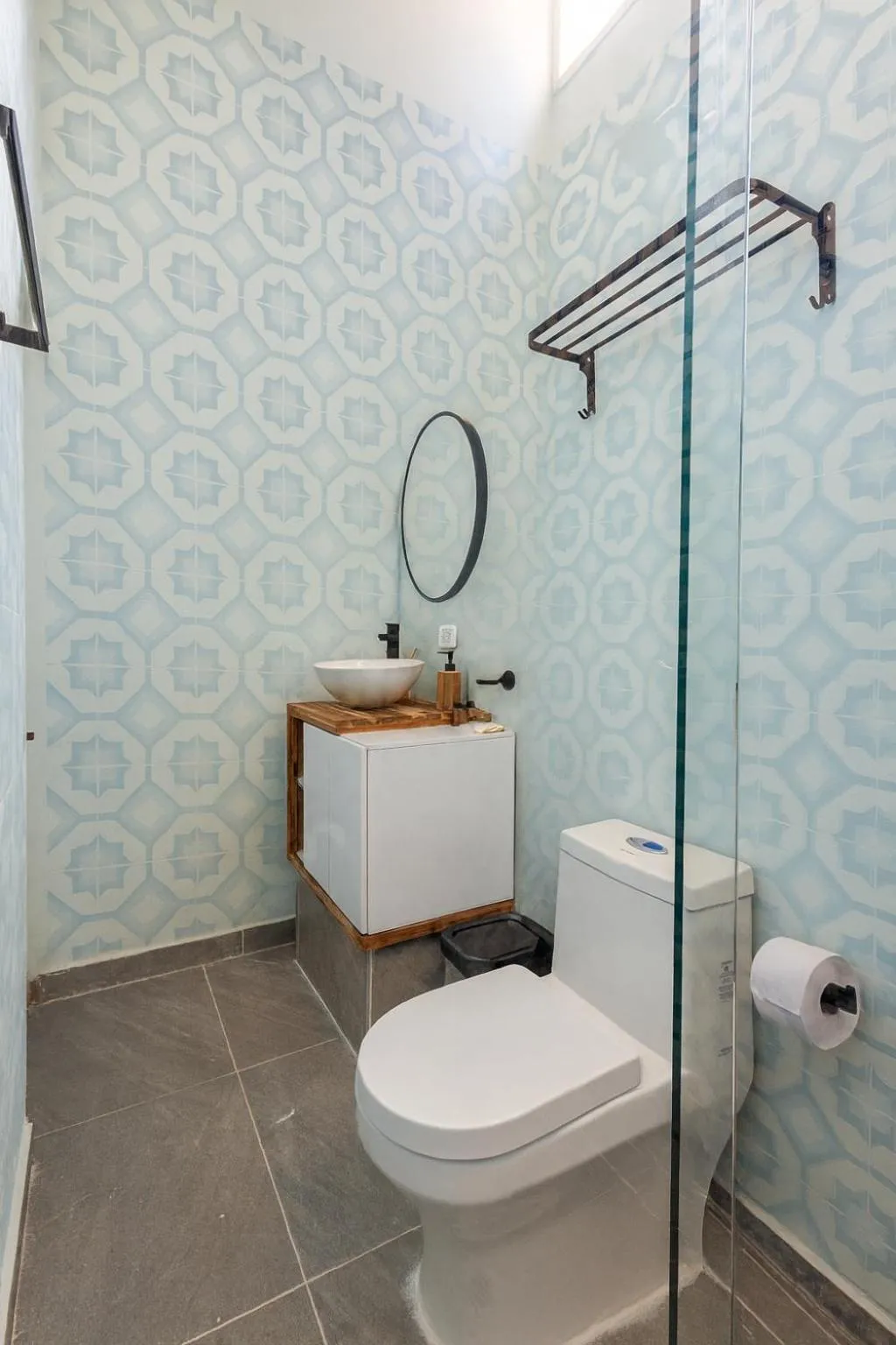 Bathroom in Fragata Island House