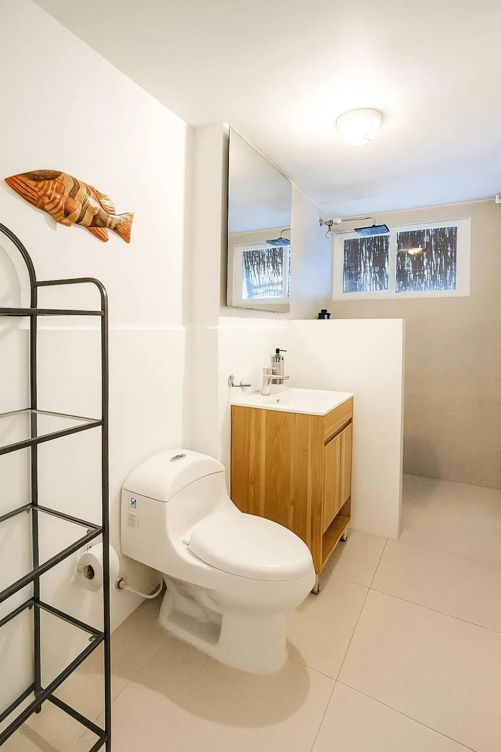 Bathroom in Fragata Island House