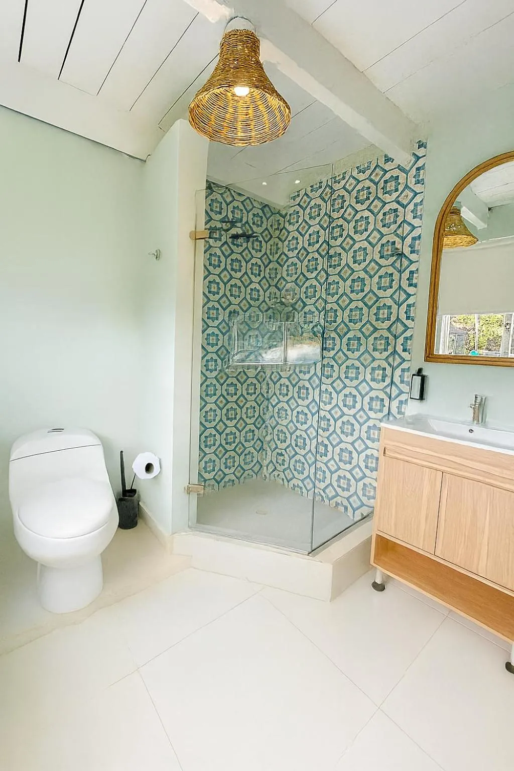 Bathroom in Fragata Island House