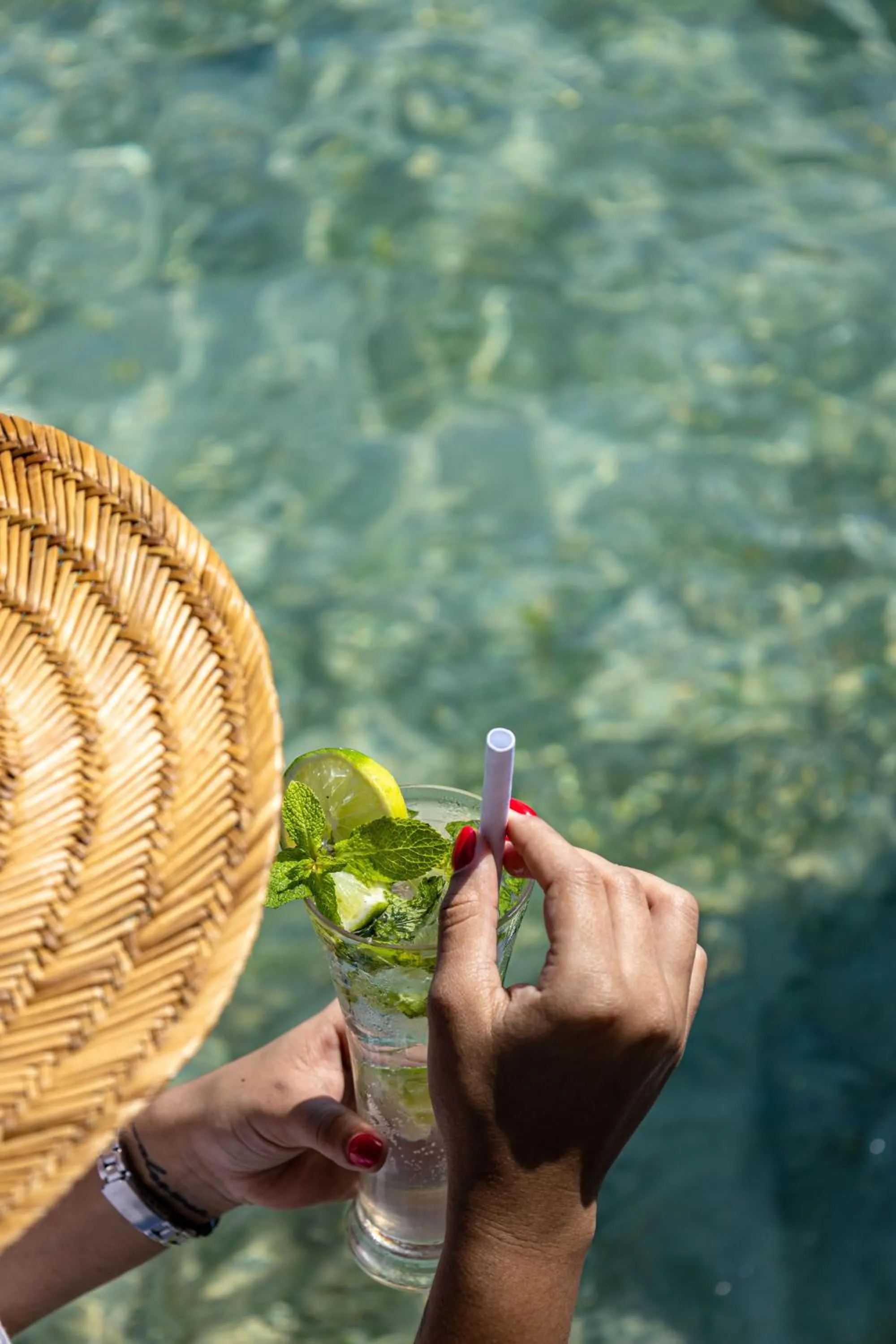 Alcoholic drinks in Fragata Island House