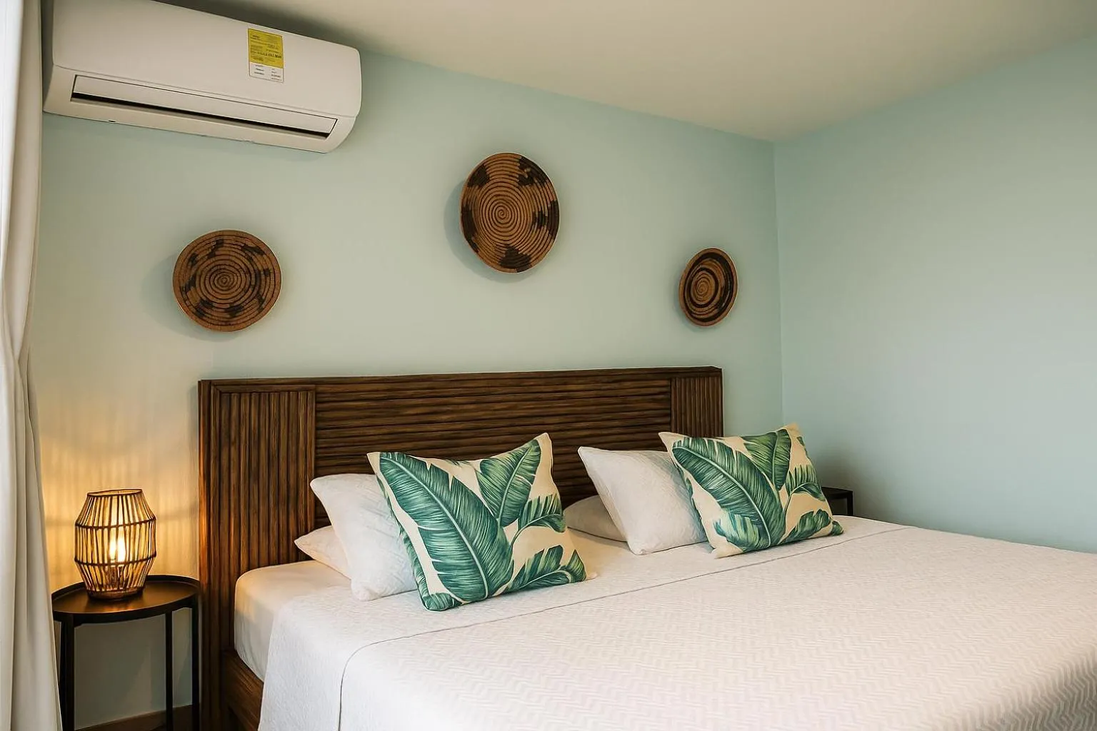 Decorative detail, Bed in Fragata Island House