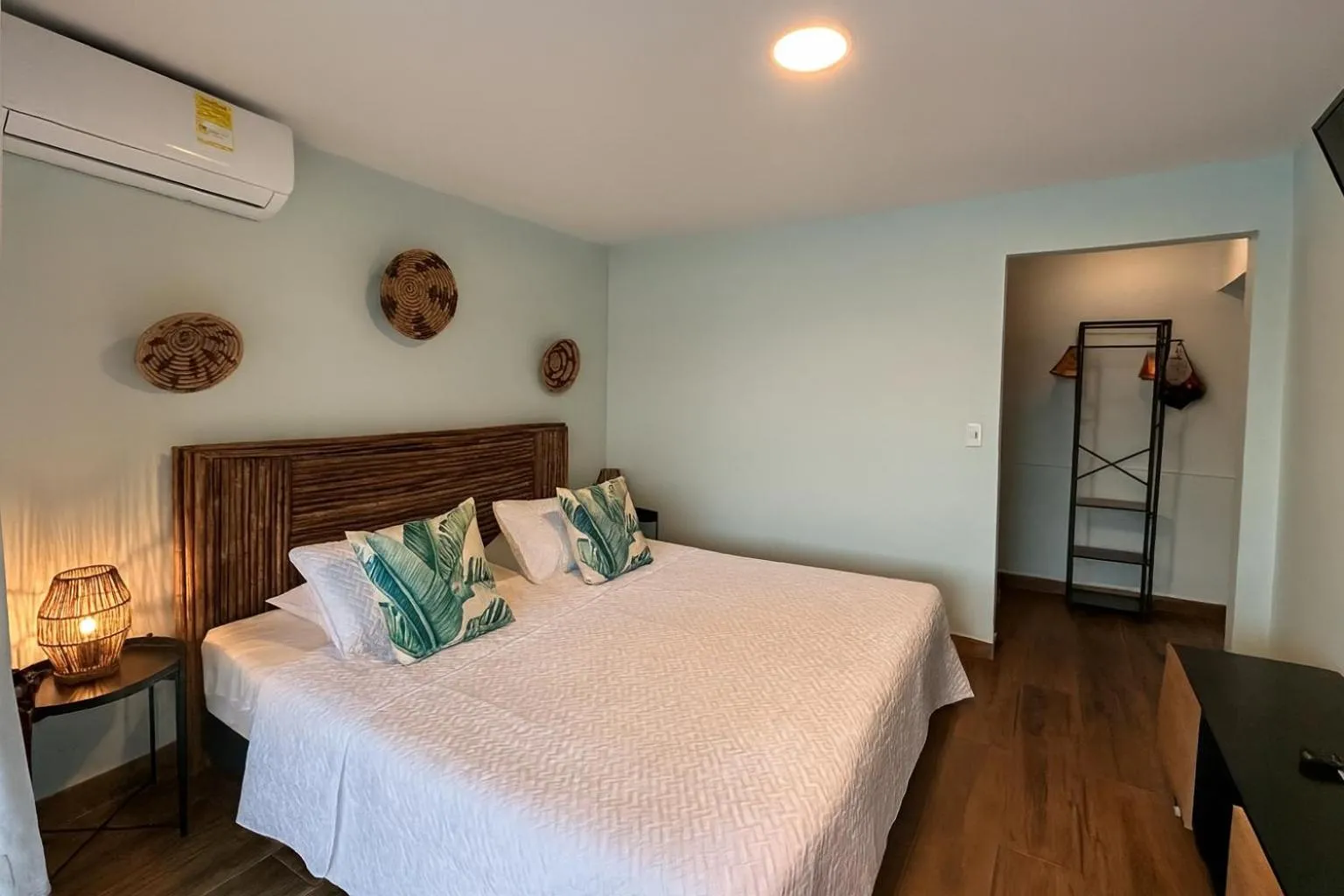 Bedroom, Bed in Fragata Island House