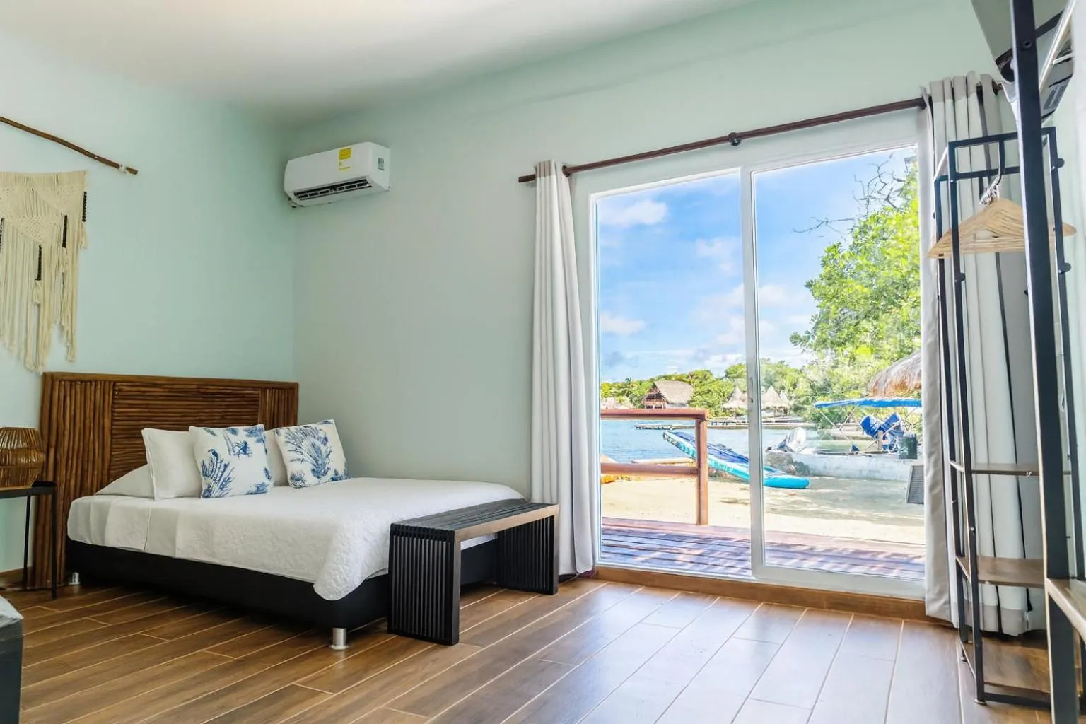 View (from property/room), Bed in Fragata Island House