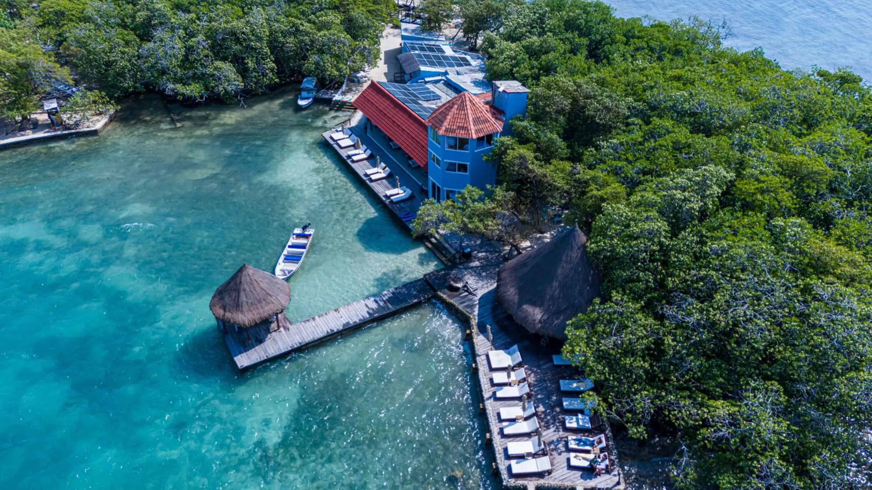 Property building in Fragata Island House