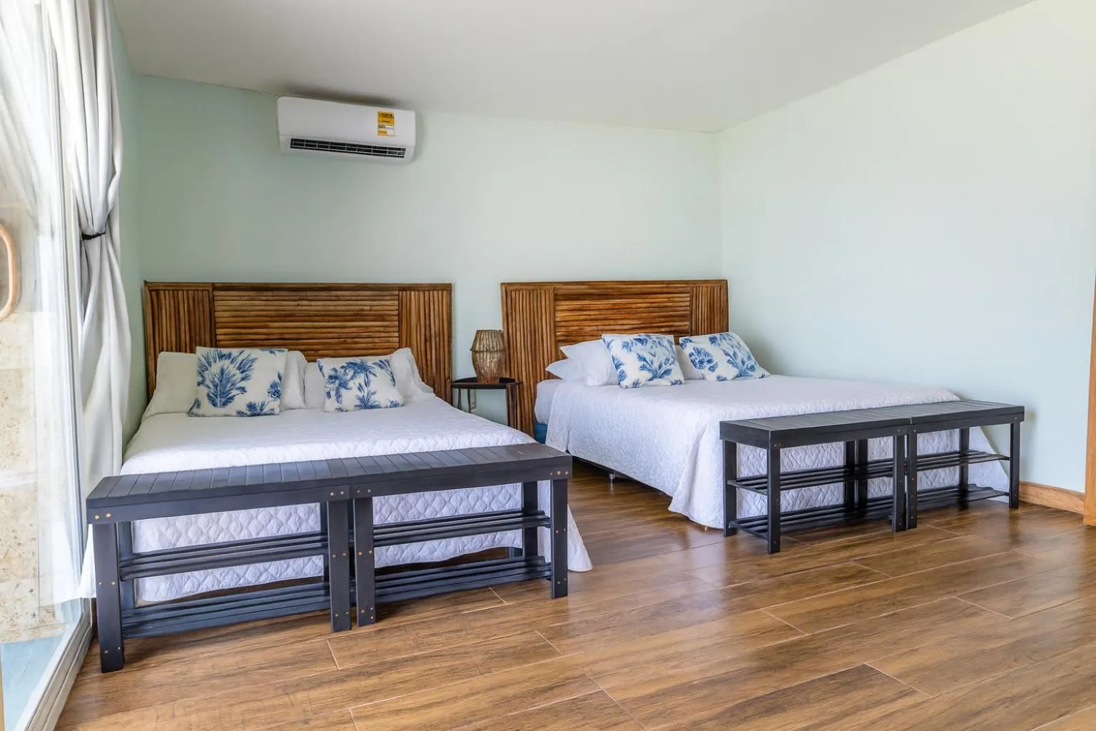 Bedroom, Bed in Fragata Island House