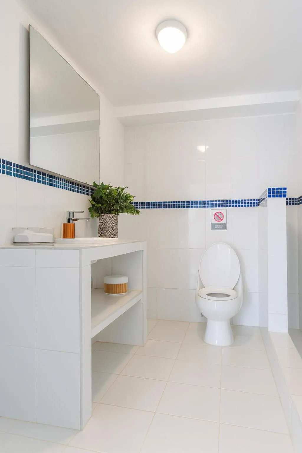 Bathroom in Fragata Island House