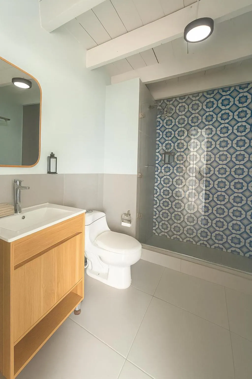 Shower in Fragata Island House