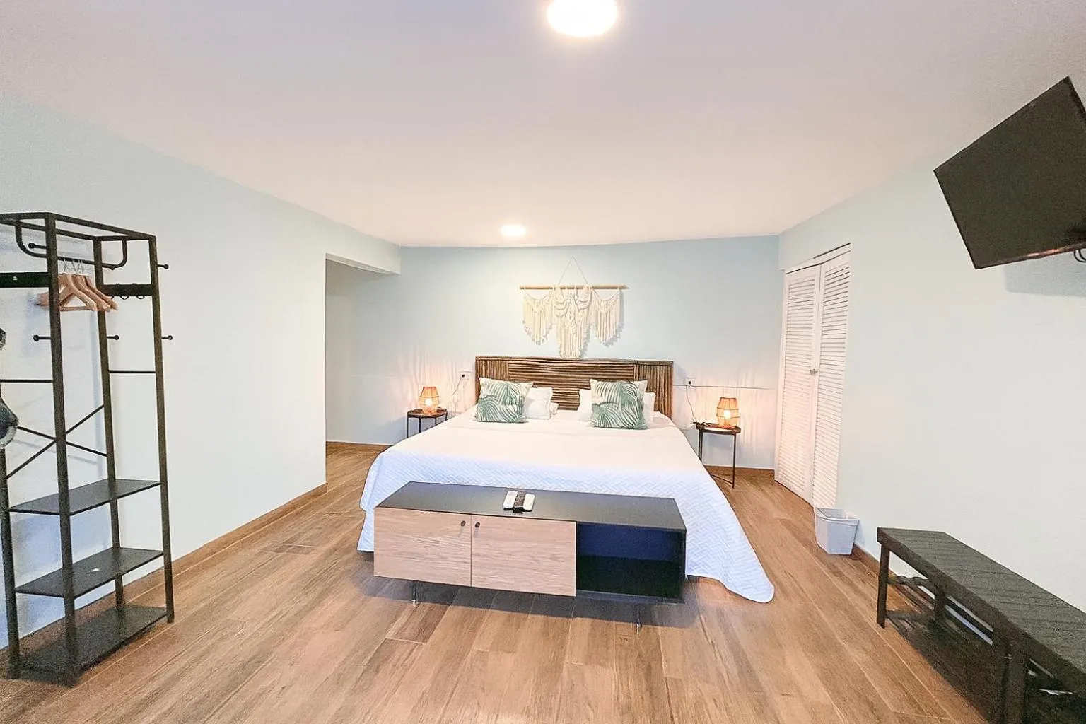 Bedroom, Bed in Fragata Island House