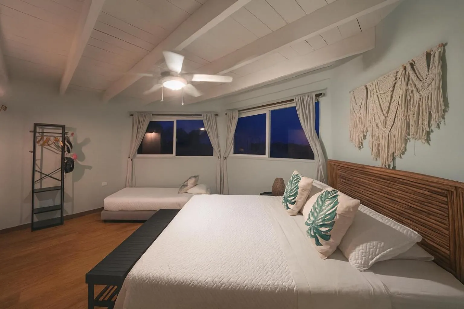 Bedroom, Bed in Fragata Island House