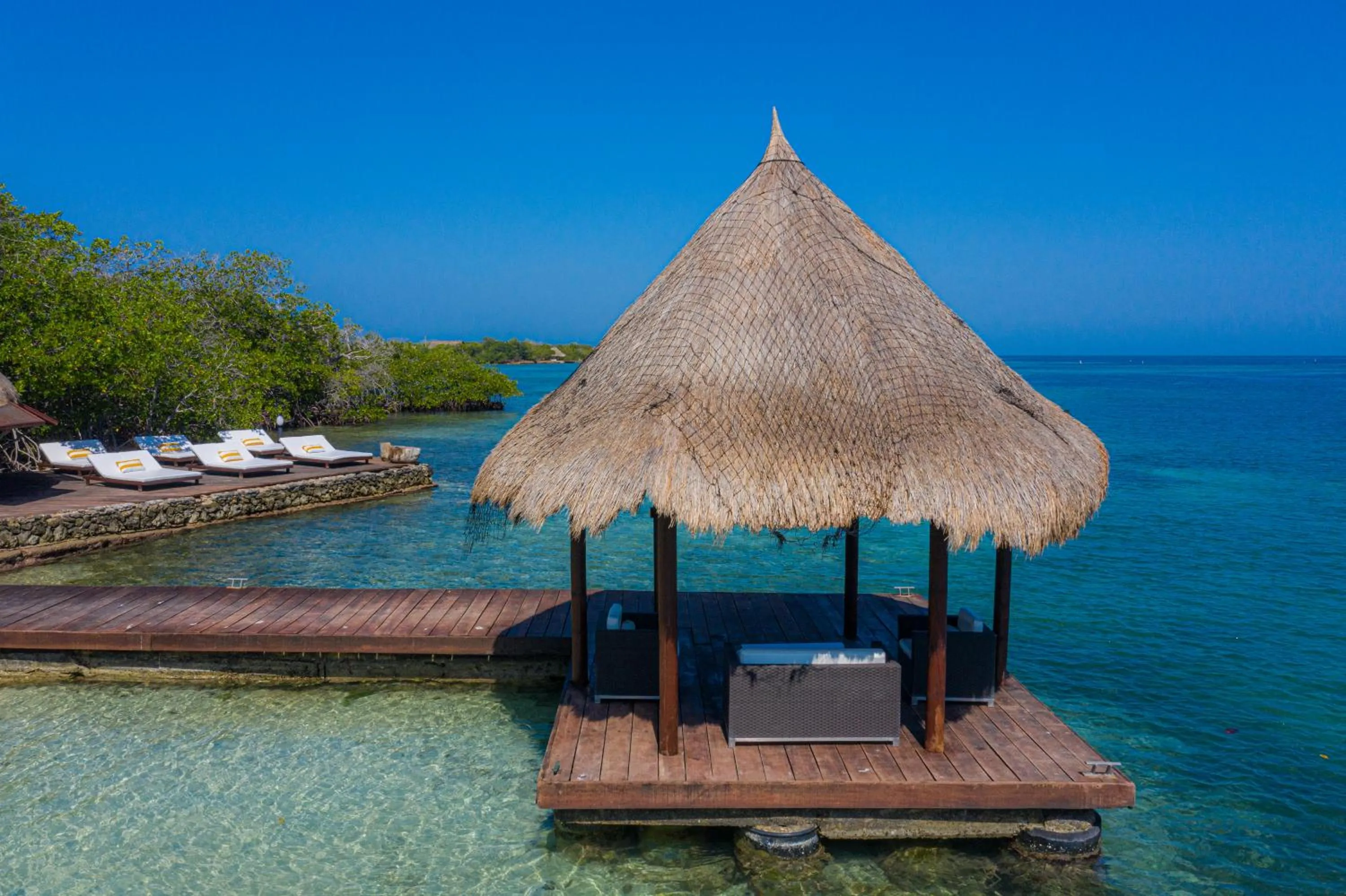 Natural landscape in Fragata Island House