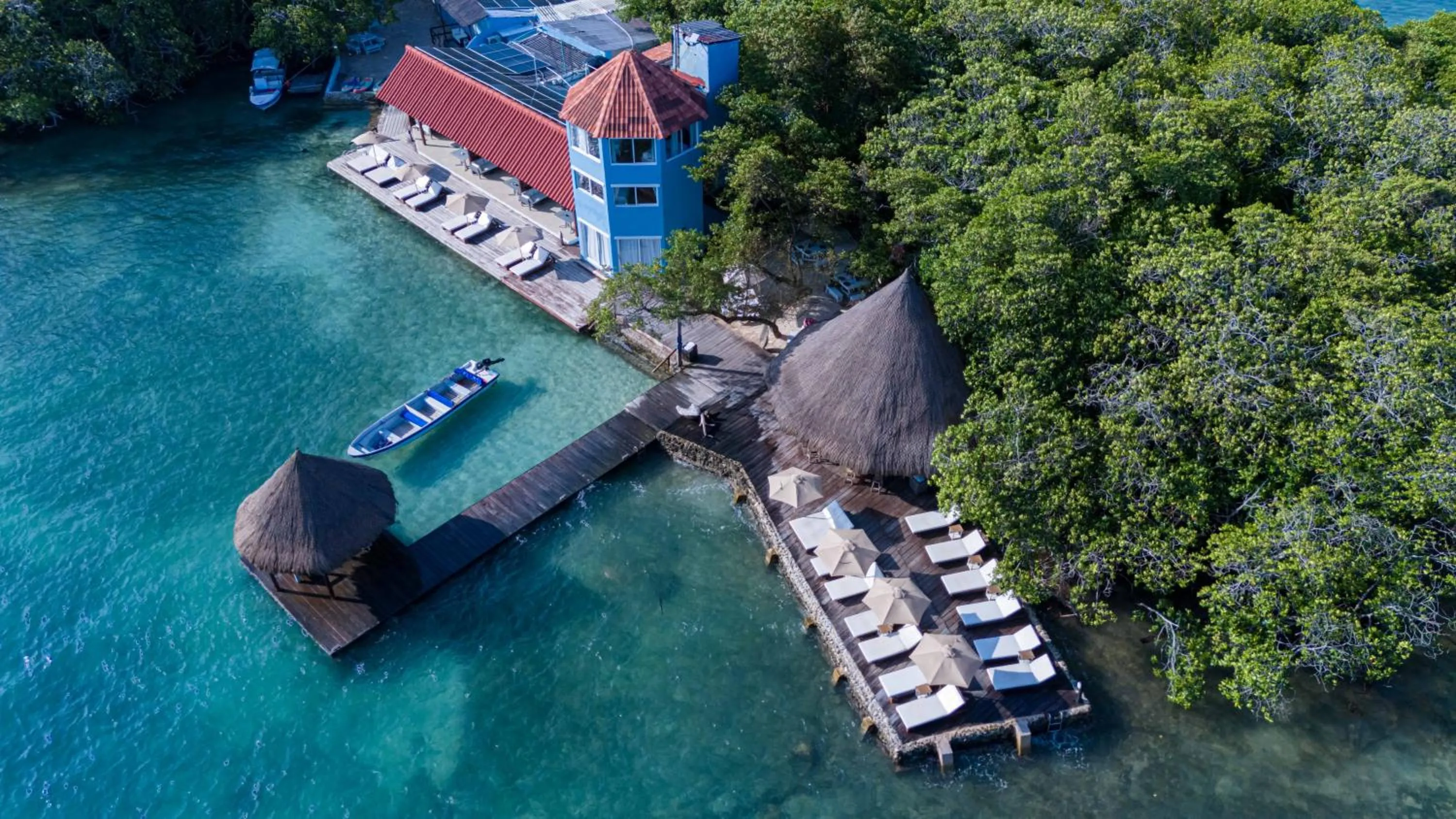 Property building in Fragata Island House