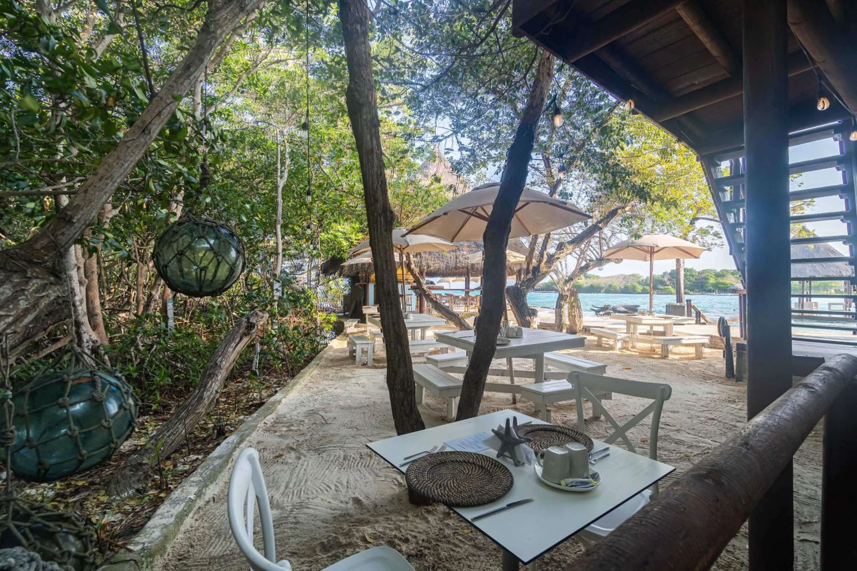 Restaurant/places to eat in Fragata Island House