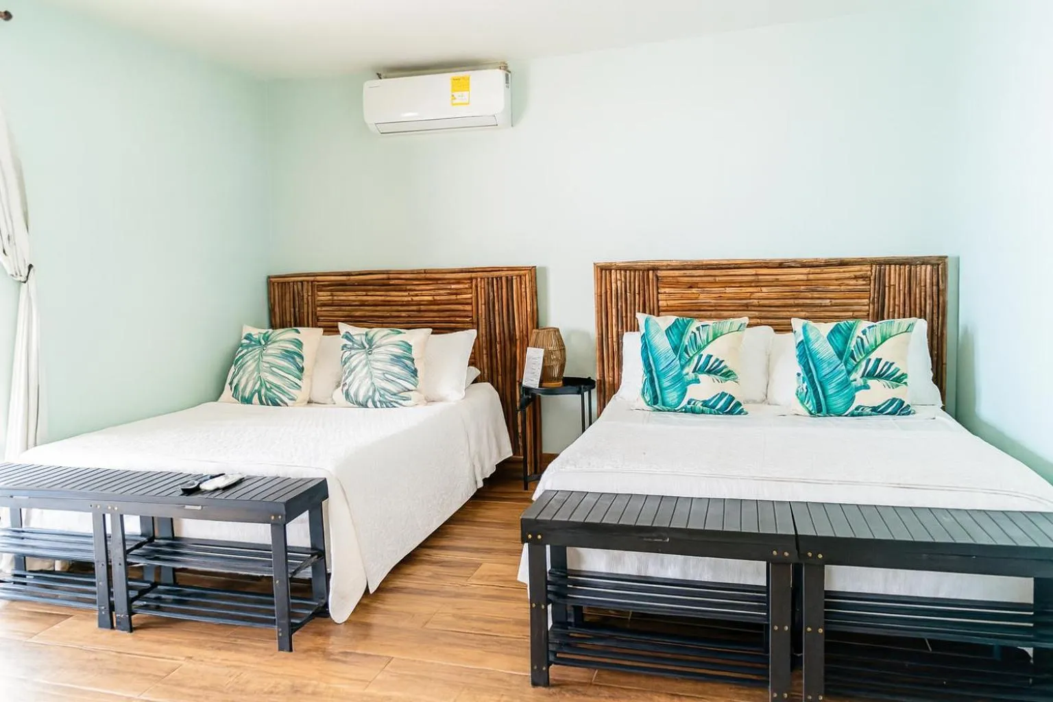 Bedroom, Bed in Fragata Island House