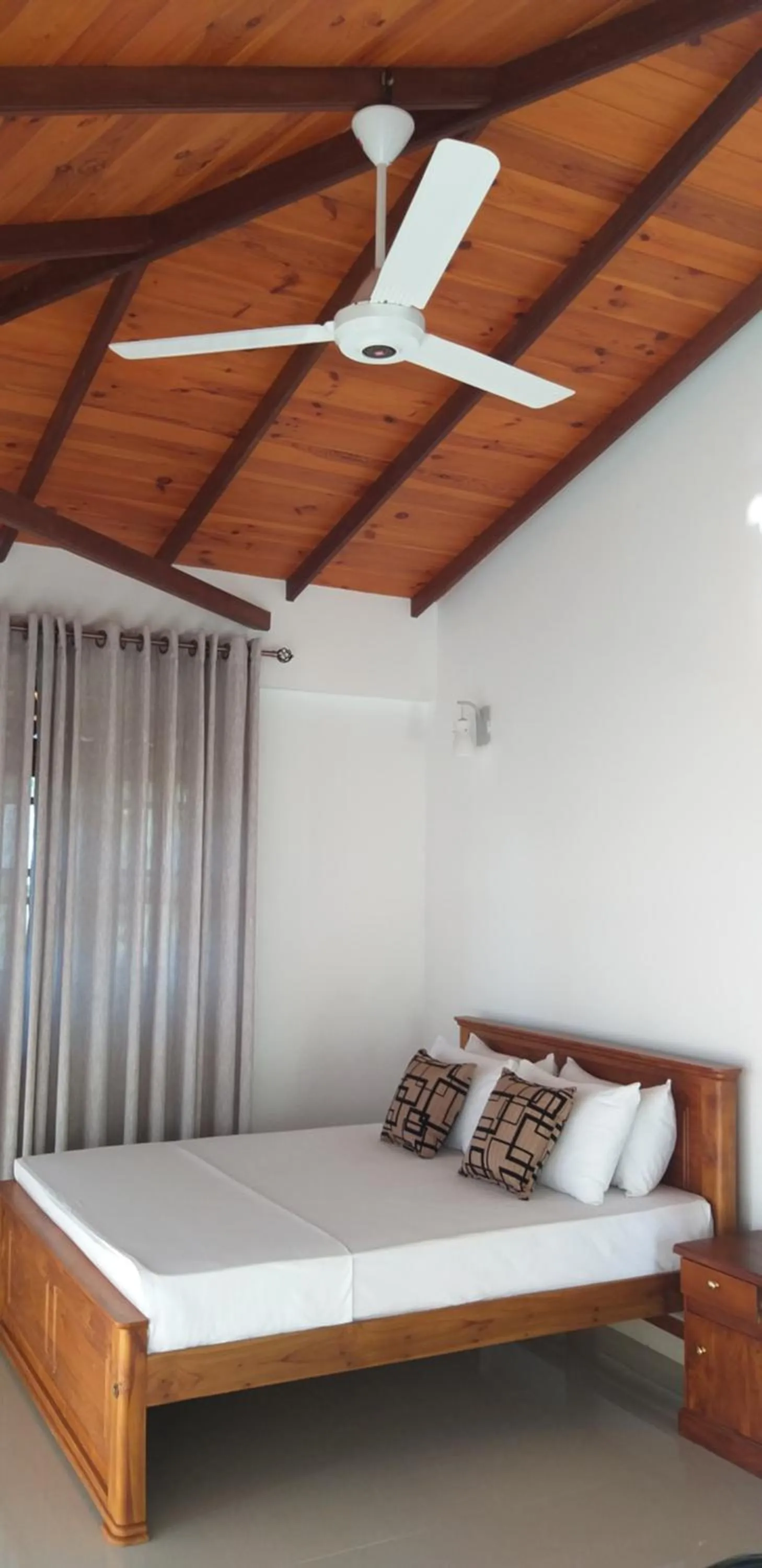 Bed in Mahaweli King's Villa