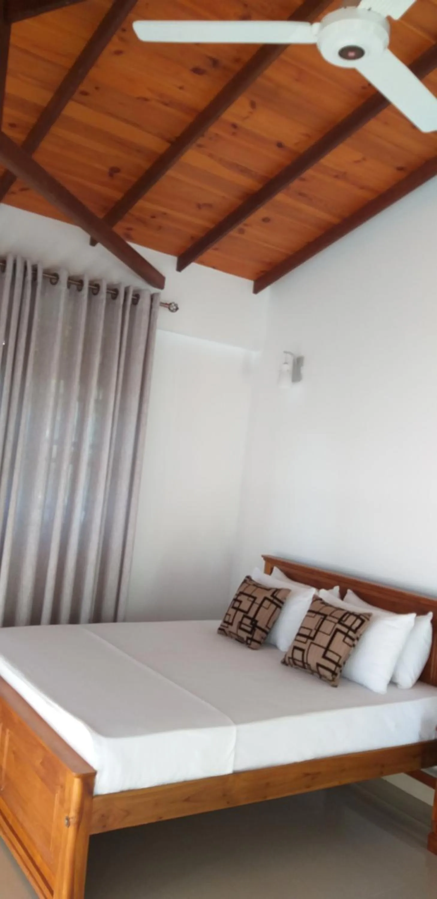 Bed in Mahaweli King's Villa