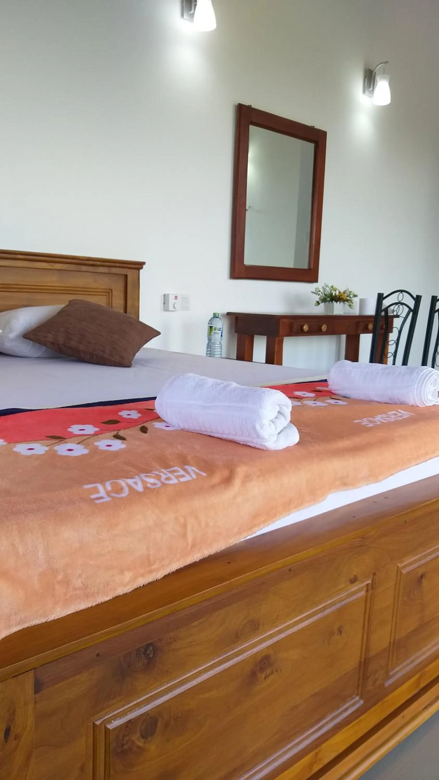 Bed in Mahaweli King's Villa