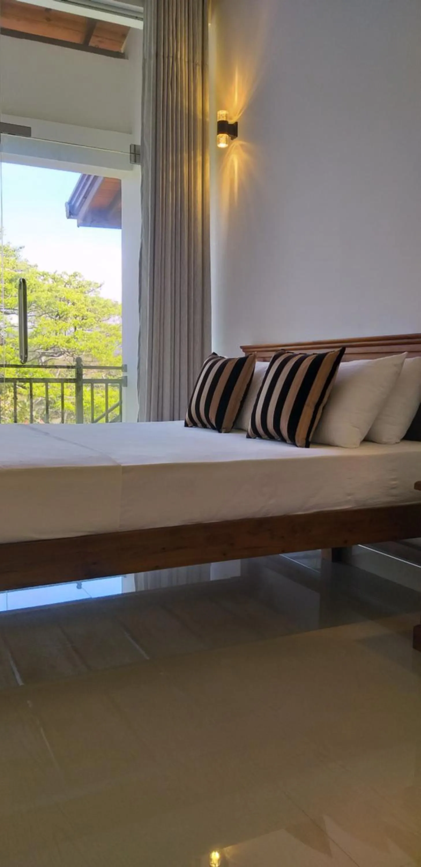 Bed in Mahaweli King's Villa