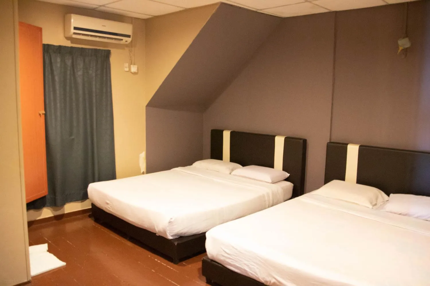 Bed in Sea Lion Pulau Ketam Inn