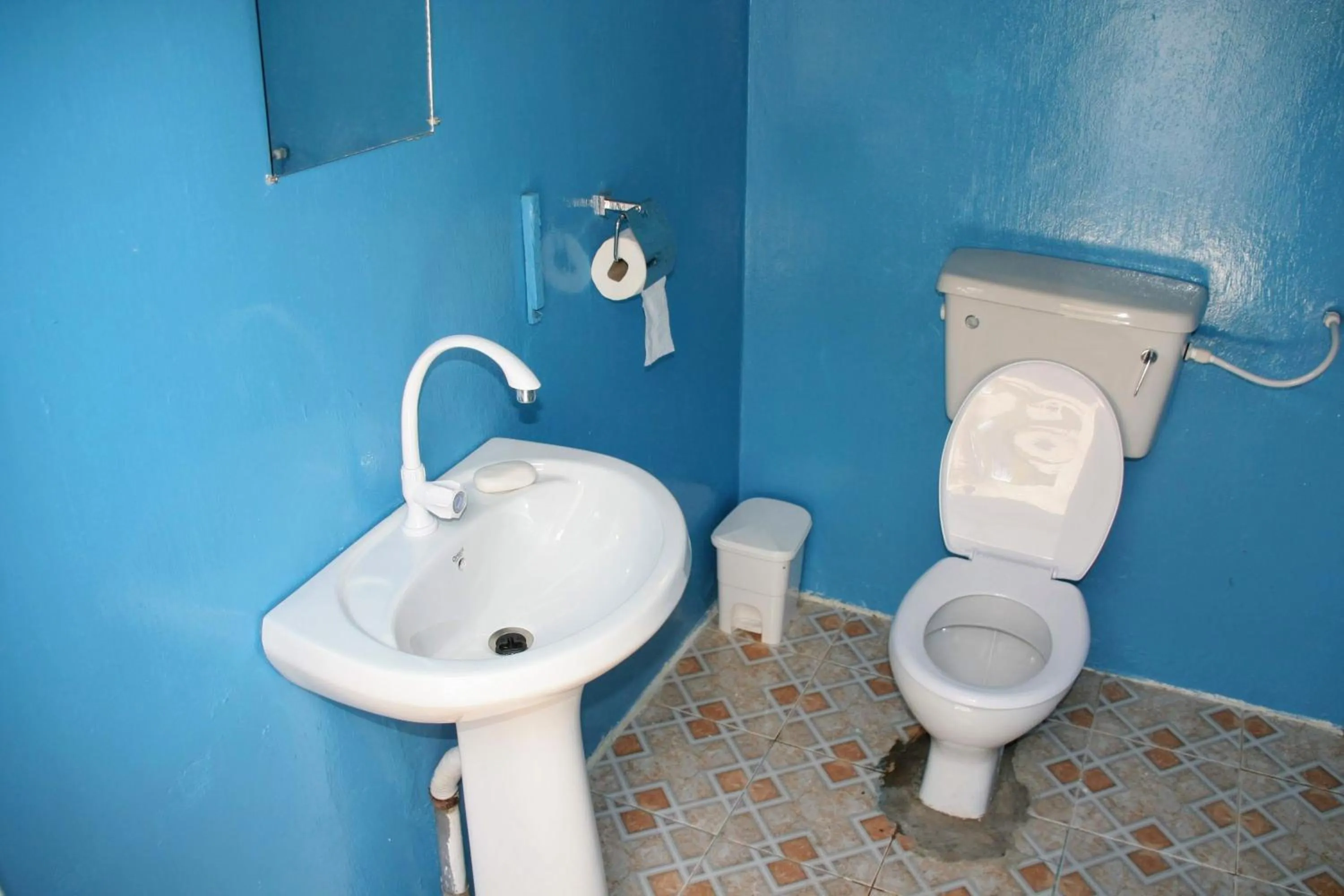 Toilet in Tamba Kuruba Eco-lodge