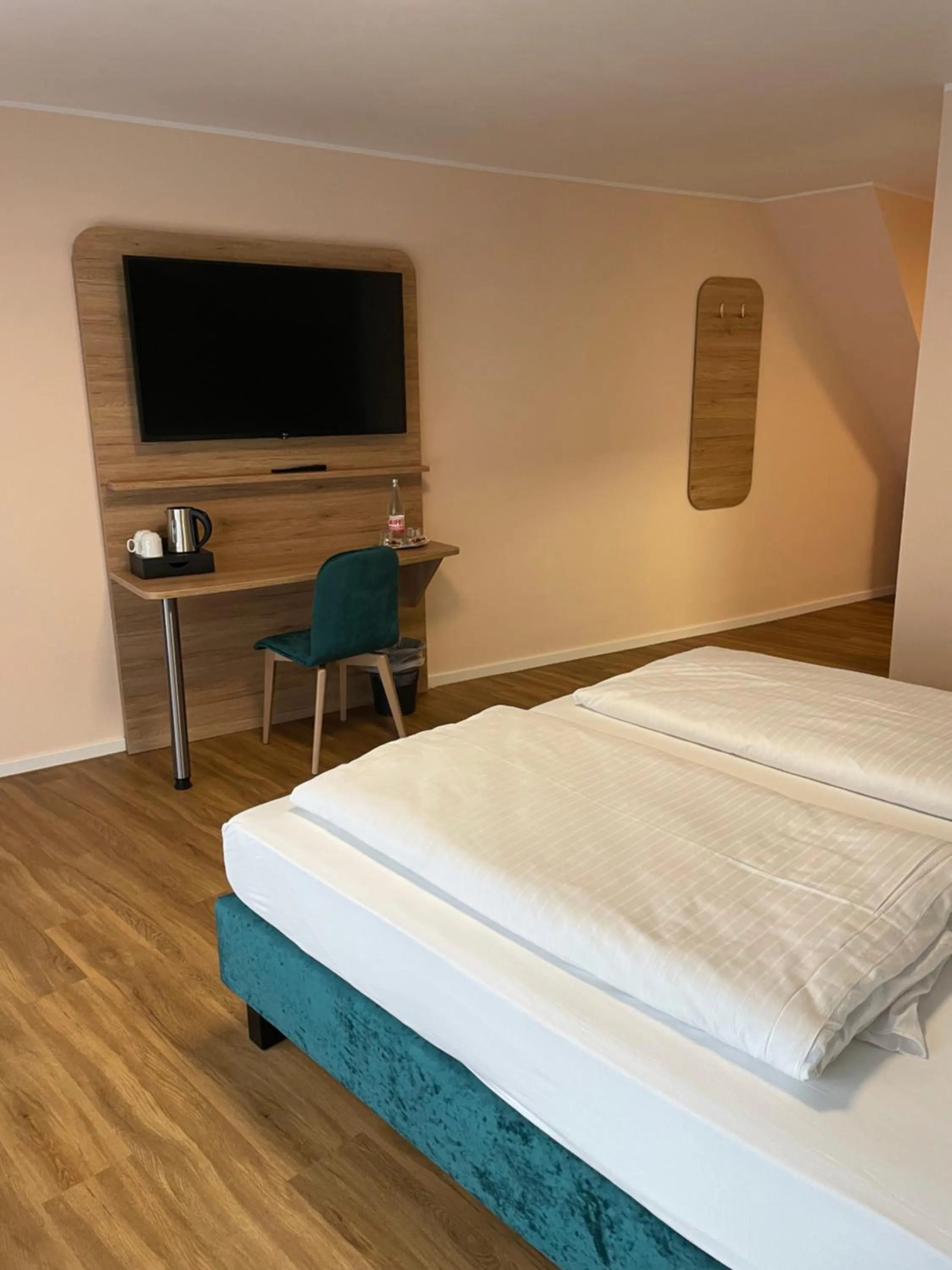 Photo of the whole room, Bed in Art Hotel Eifel