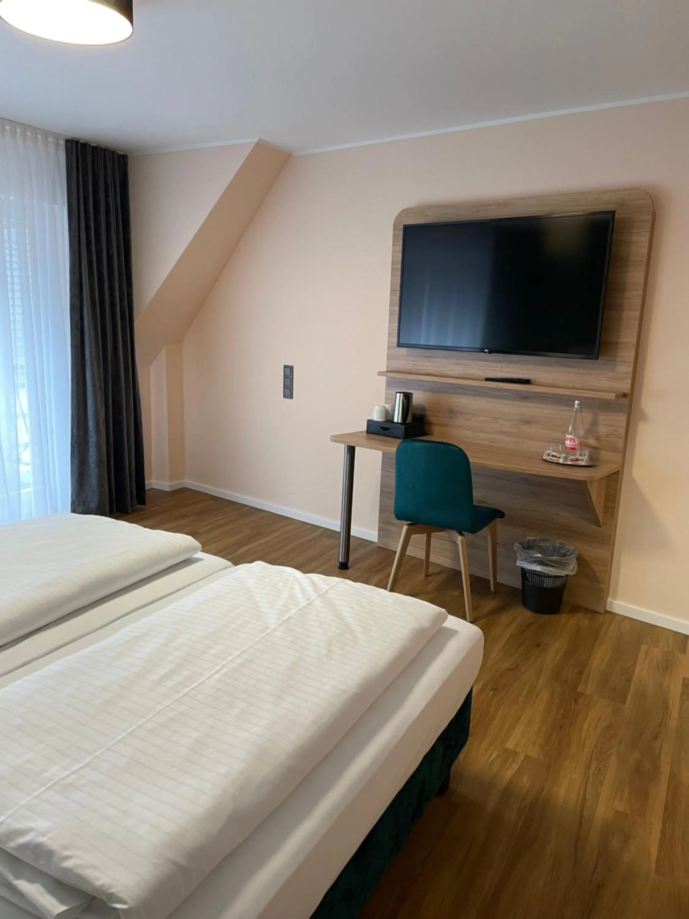 TV and multimedia, Bed in Art Hotel Eifel