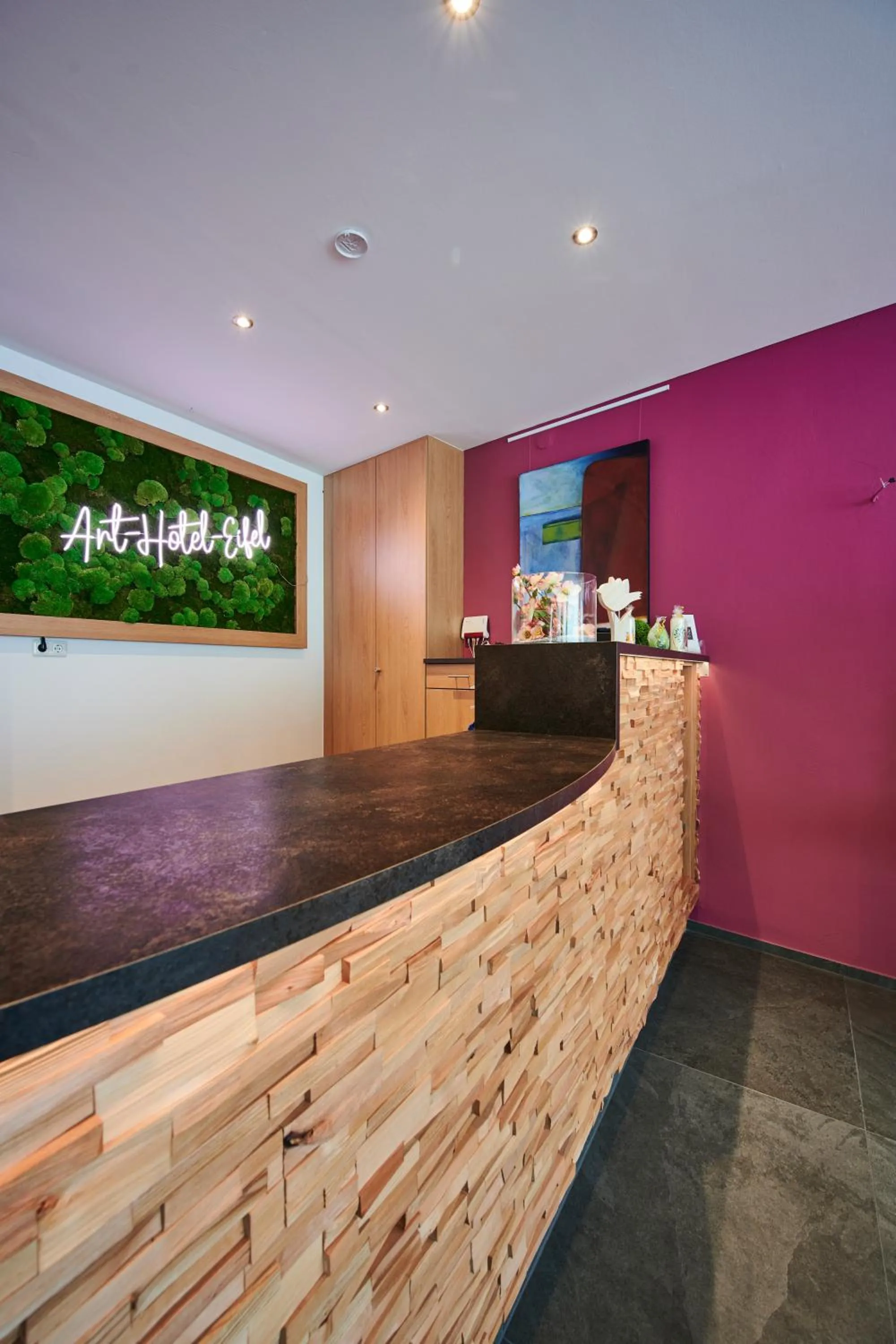 Lobby or reception in Art Hotel Eifel
