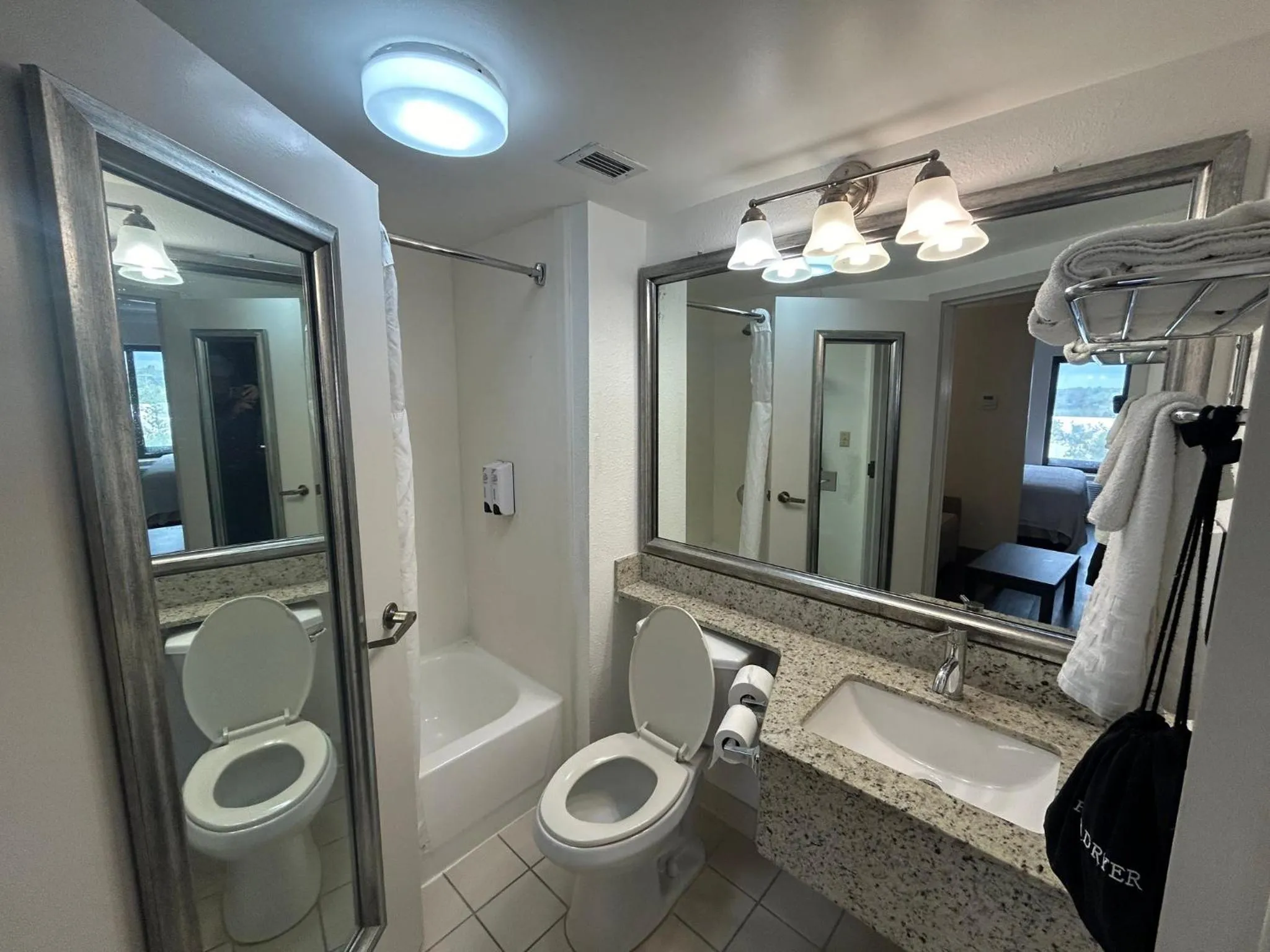 Bathroom in Red Roof PLUS Fort Myers