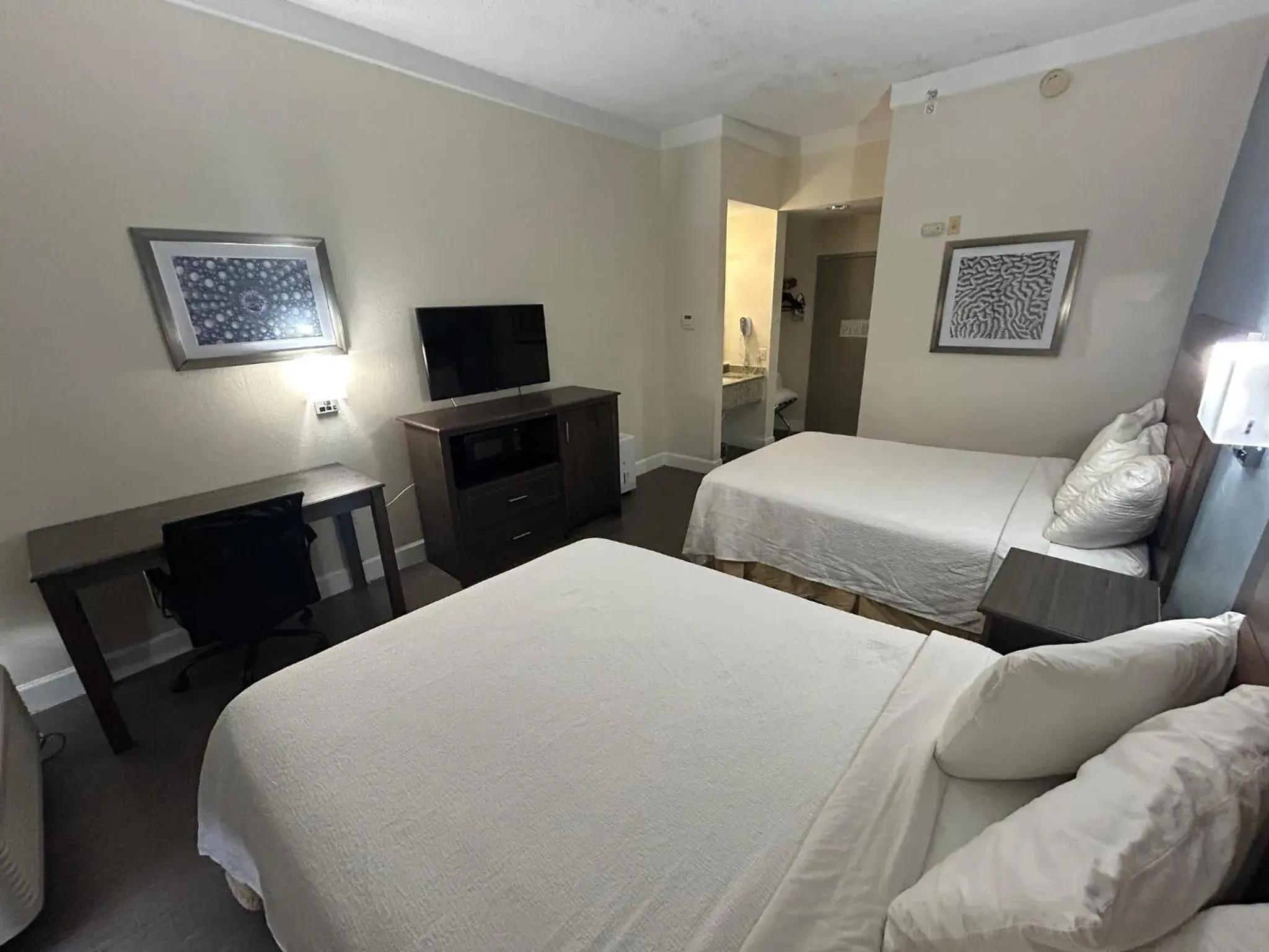 Photo of the whole room, Bed in Red Roof PLUS Fort Myers Photo of the whole room, Bed in Red Roof PLUS Fort Myers