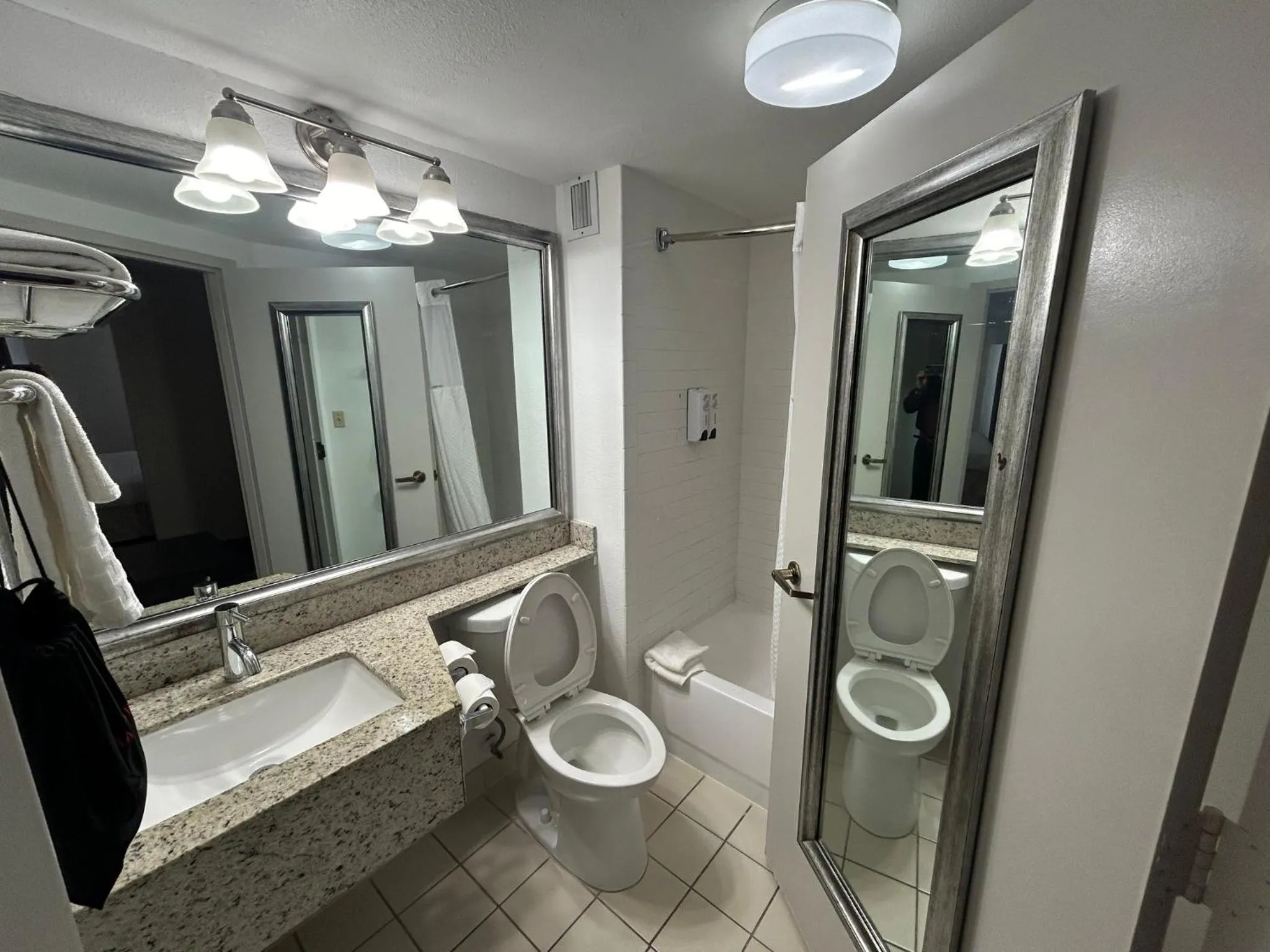 Bathroom in Red Roof PLUS Fort Myers