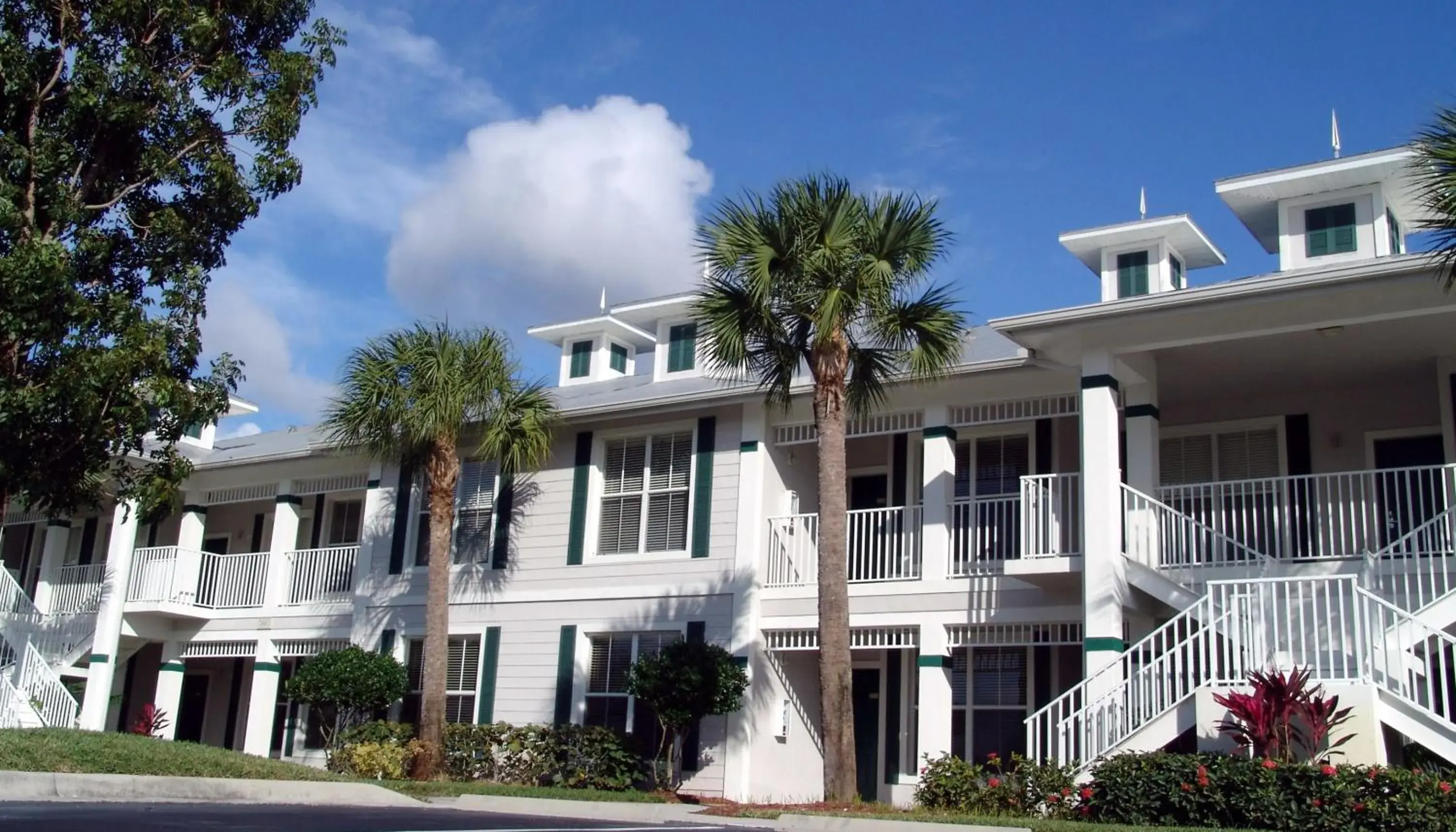 Property building in GreenLinks Golf Villas at Lely Resort Property building in GreenLinks Golf Villas at Lely Resort