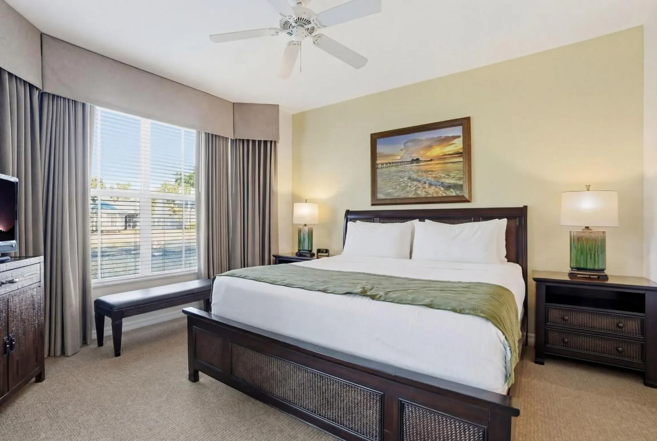 Bed in GreenLinks Golf Villas at Lely Resort Bed in GreenLinks Golf Villas at Lely Resort