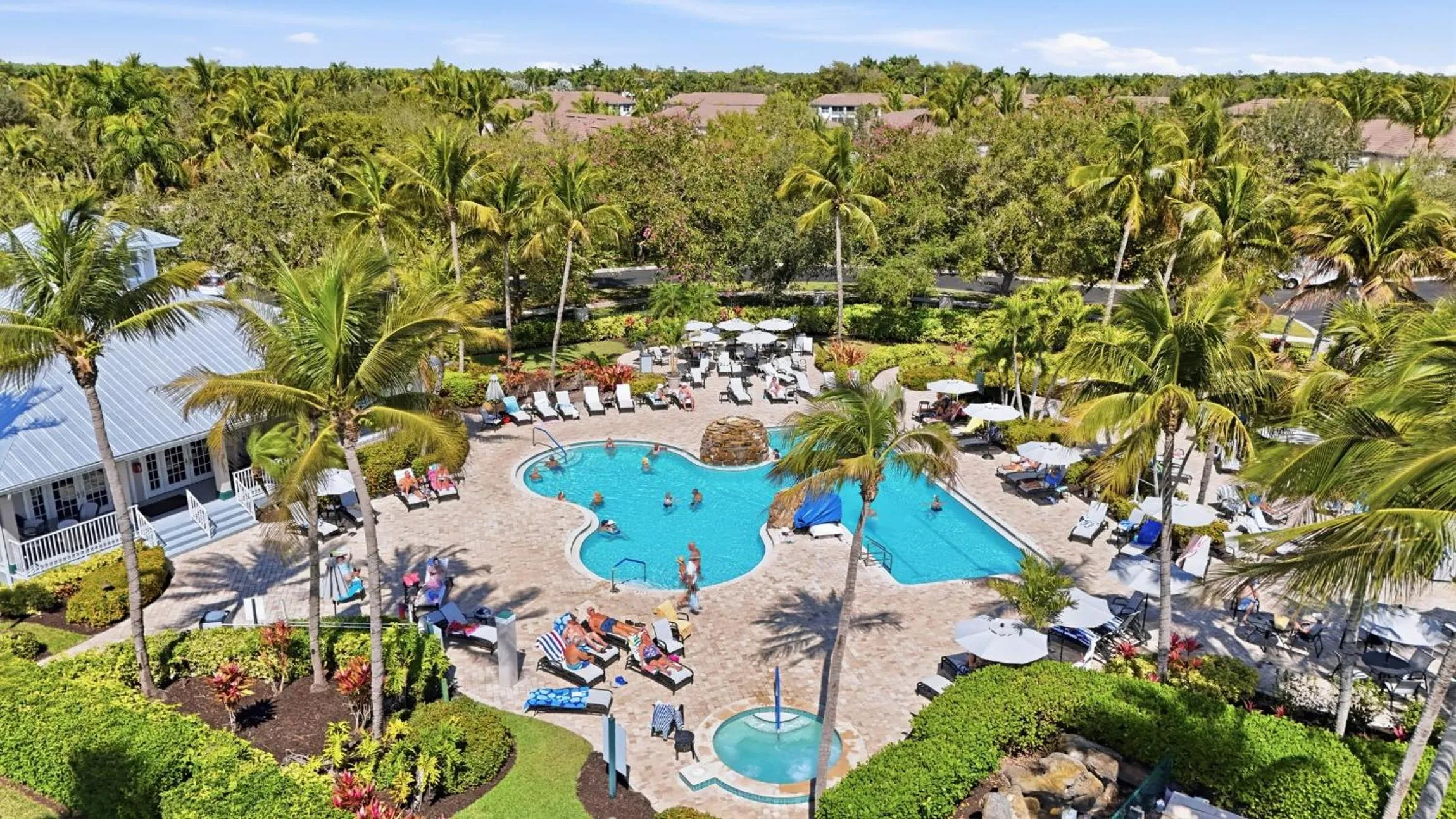 Swimming pool in GreenLinks Golf Villas at Lely Resort