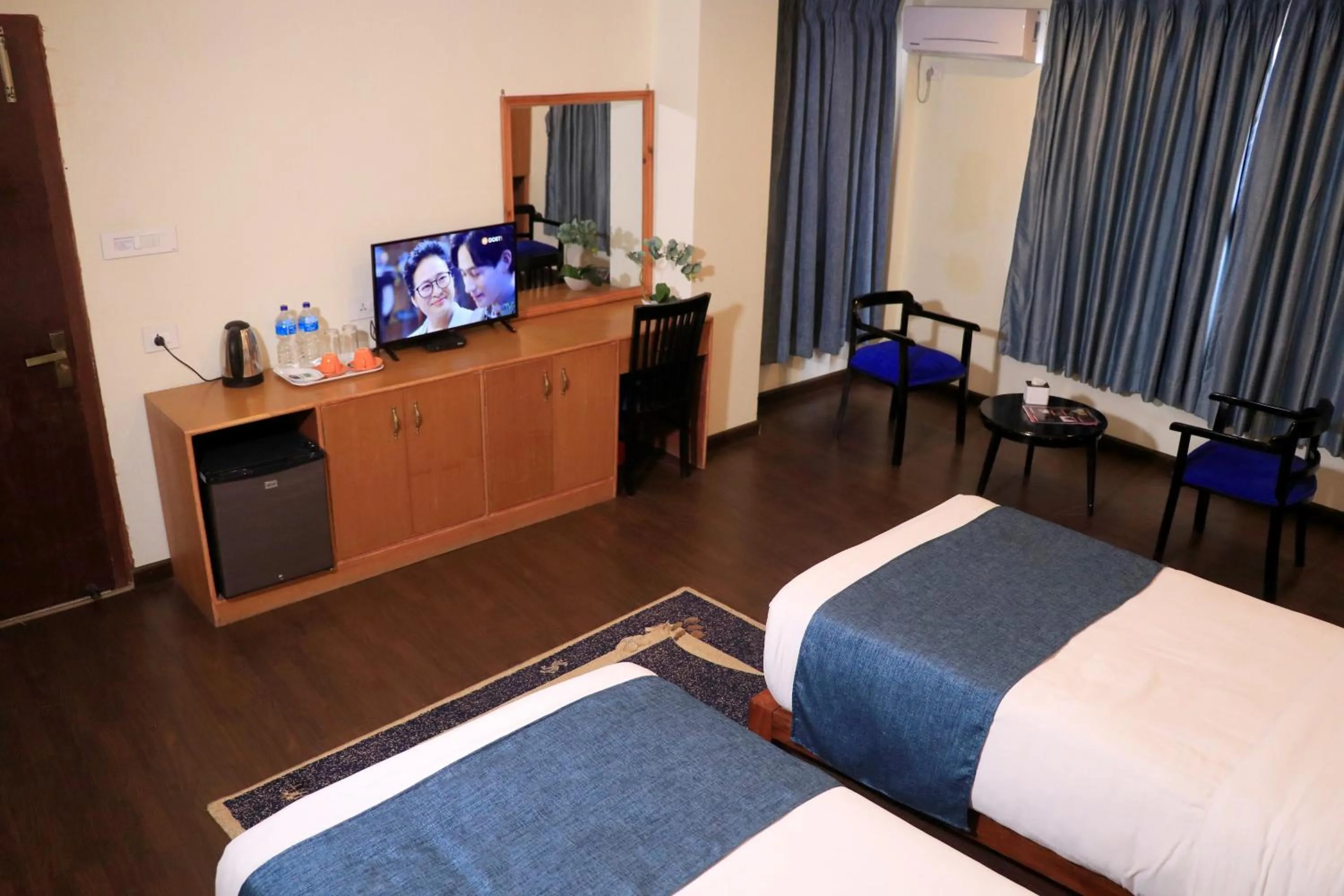 TV and multimedia in Satkar Hotel and Spa