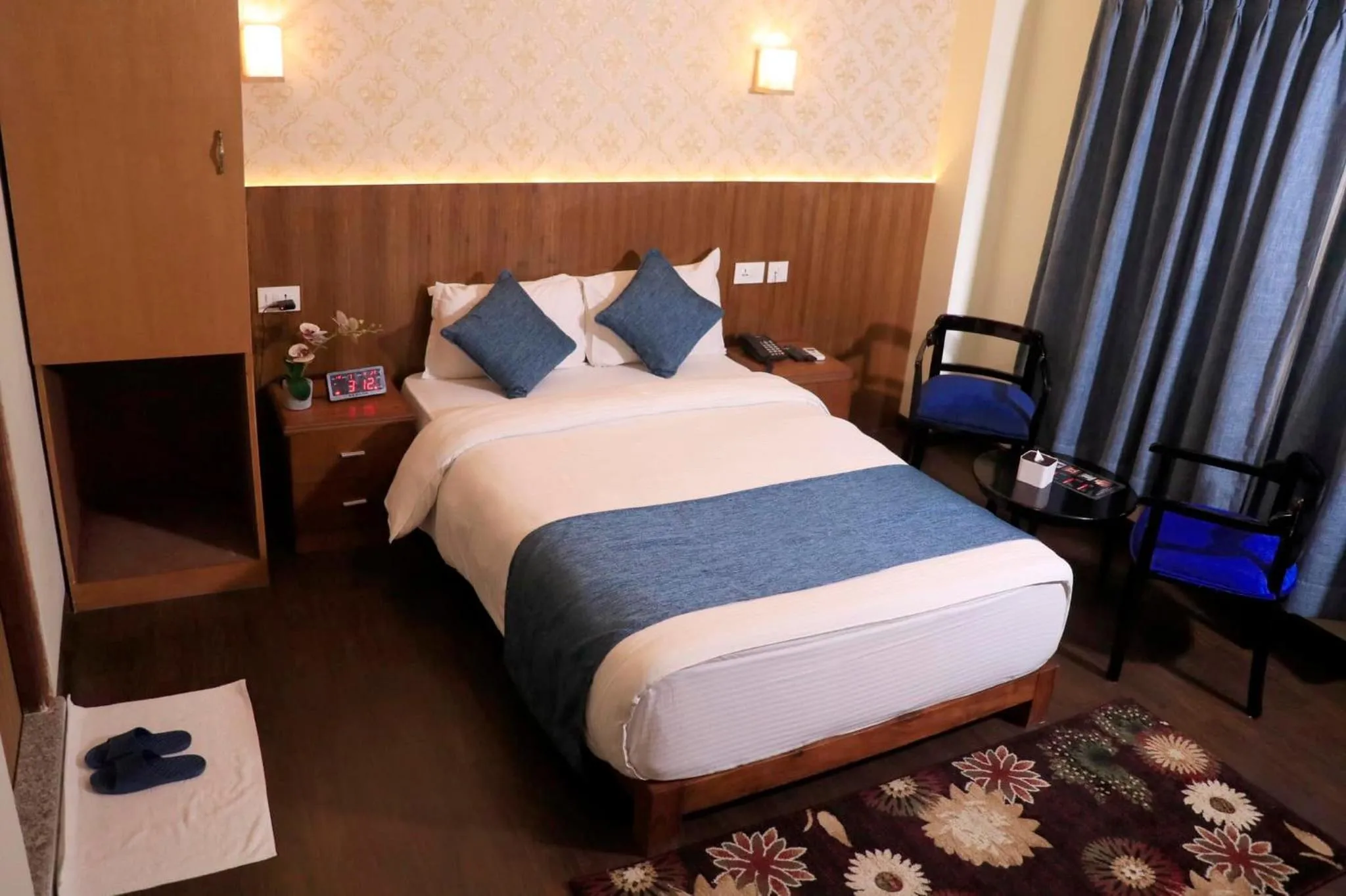 Bedroom in Satkar Hotel and Spa