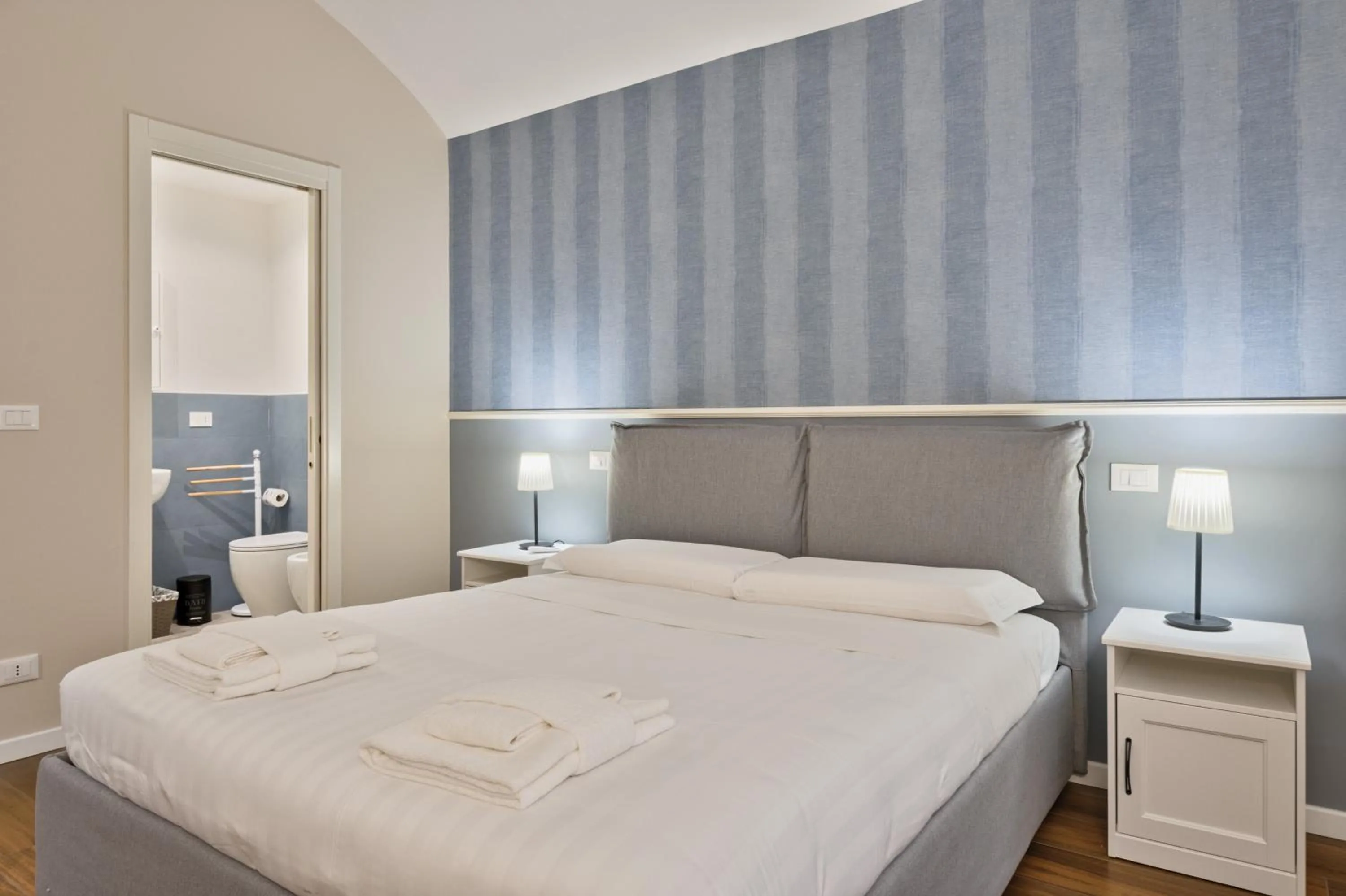 Bedroom, Bed in GuestHost - Porta Susa Elegant & Design Apartment