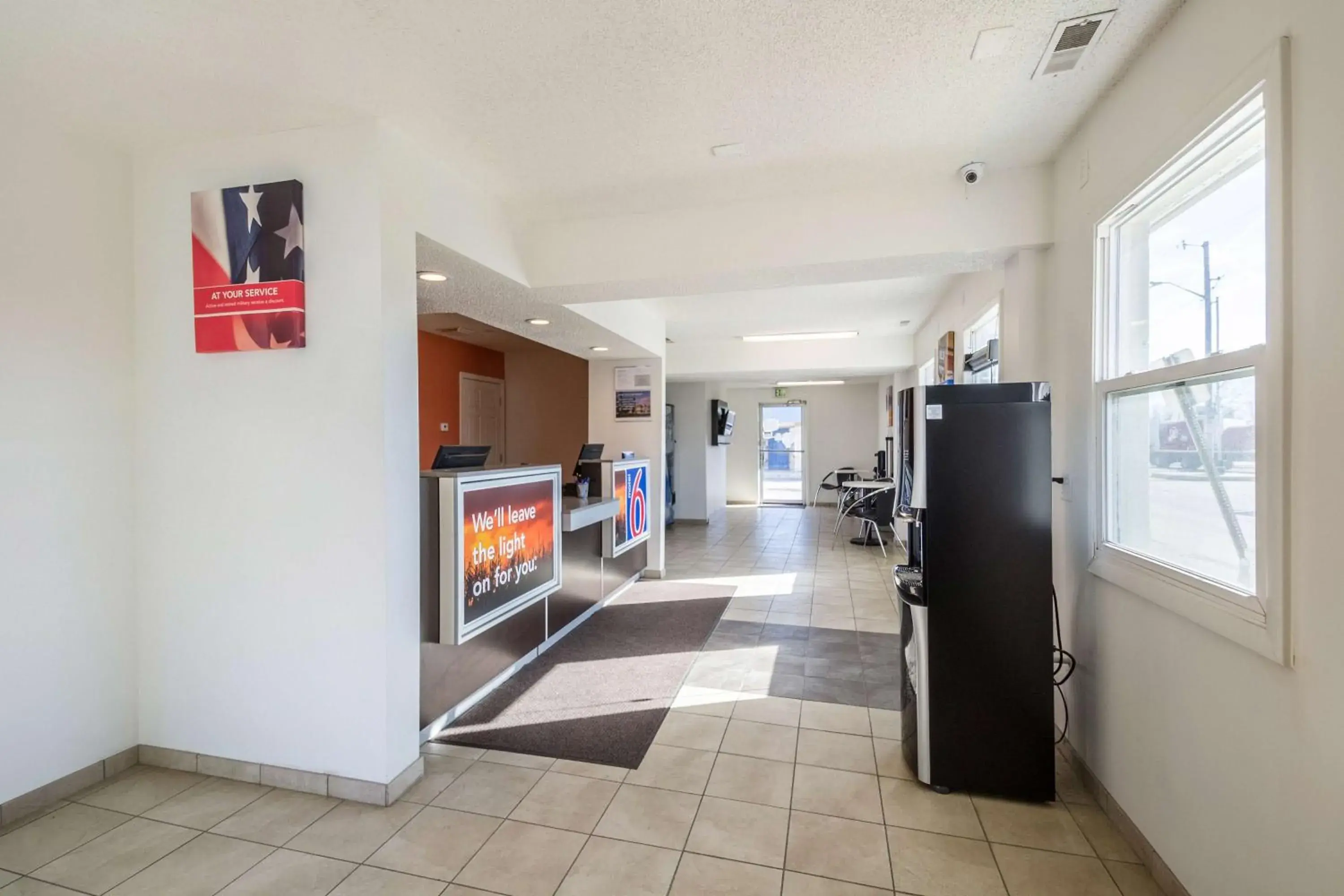 Communal lounge/ TV room, Lobby/Reception in Motel 6-Indianapolis, IN - South