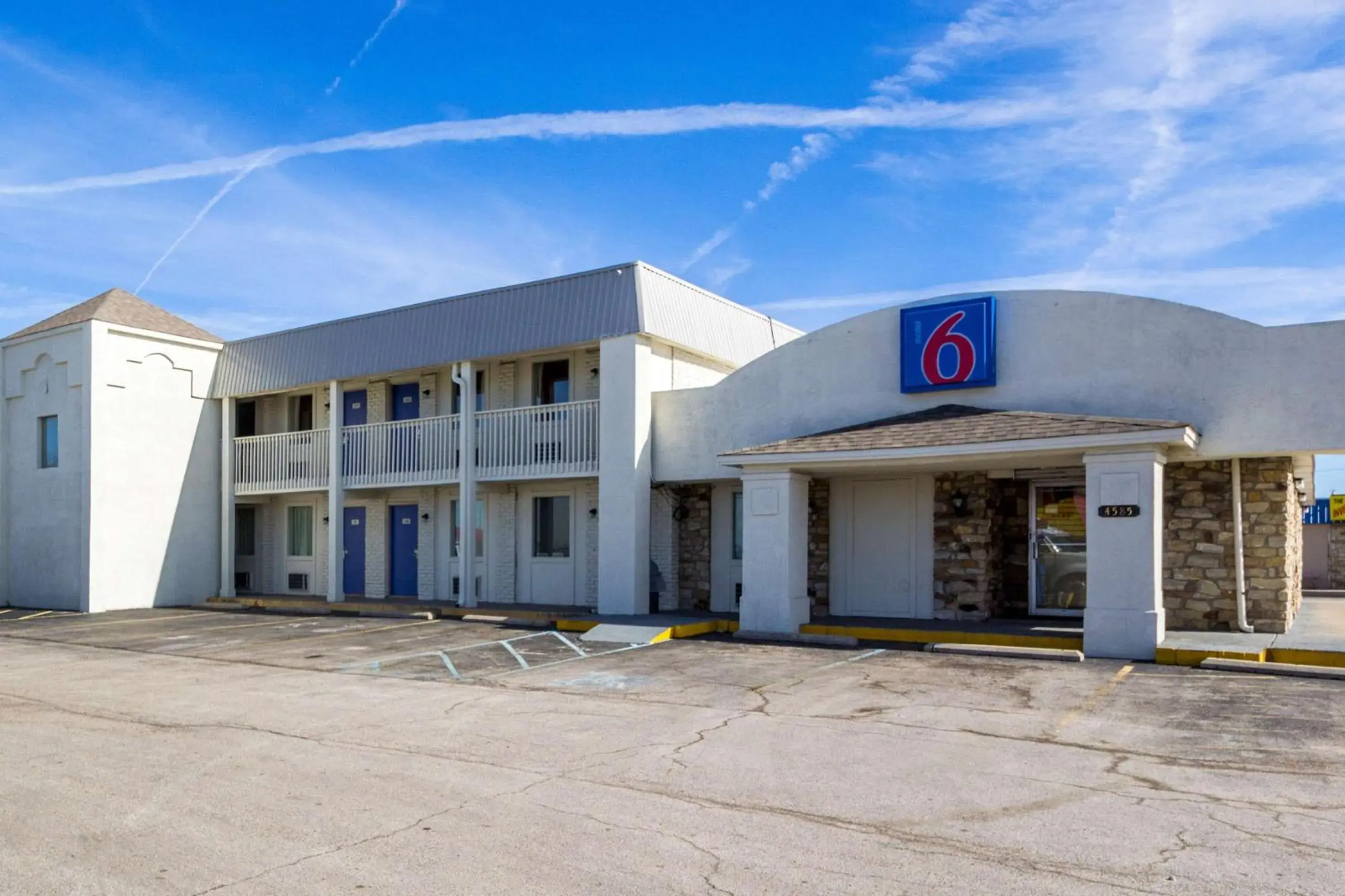 Property Building in Motel 6-Indianapolis, IN - South